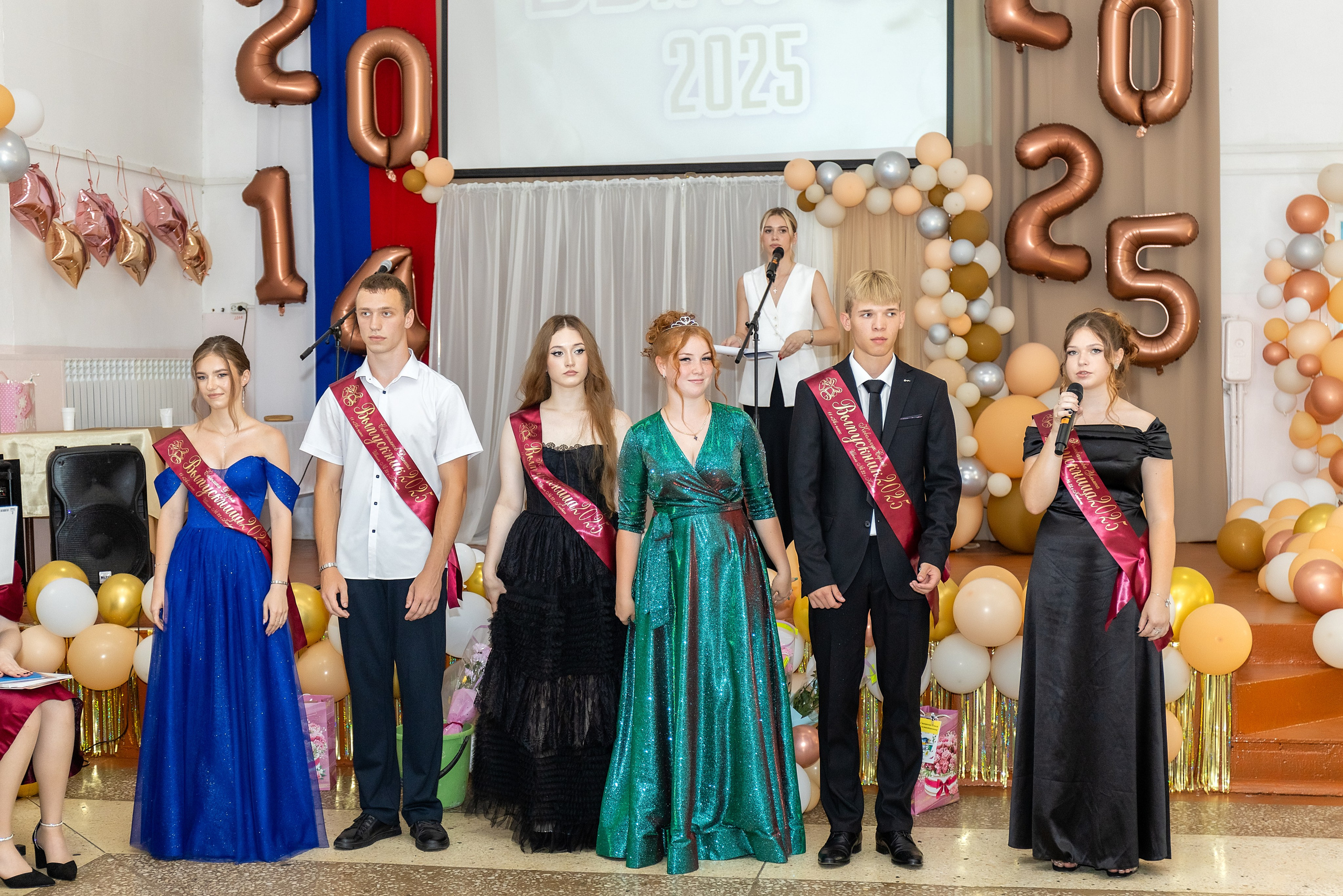 Выпускной. Школа 22, 11 класс. Стильный выпускной альбом Владивосток фотограф Вероника Мигачева