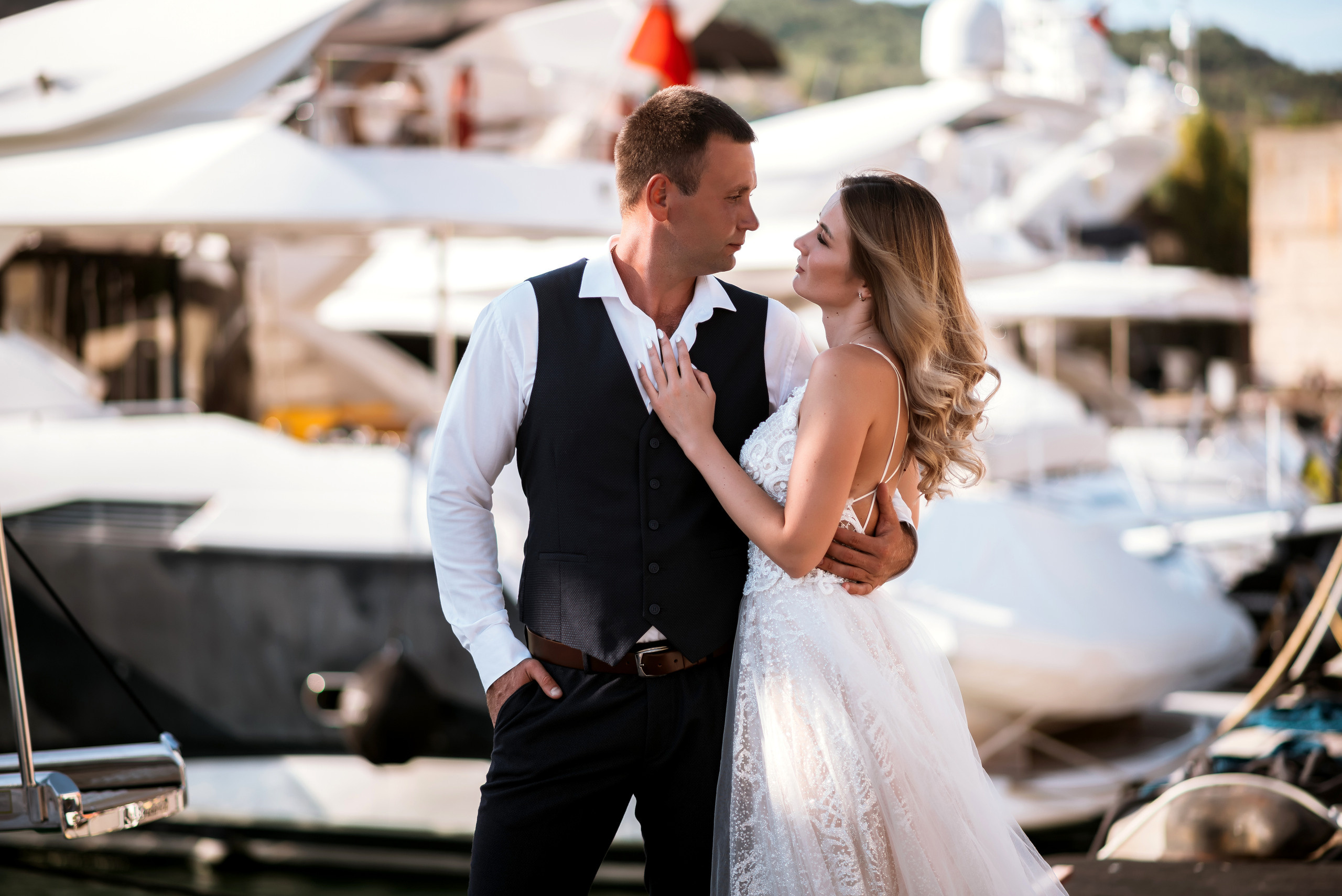 Невероятно красивая свадебная фотосессия в Крыму в Балаклаве. Свадебный и семейный фотограф в Симферополе Дарья Маркова