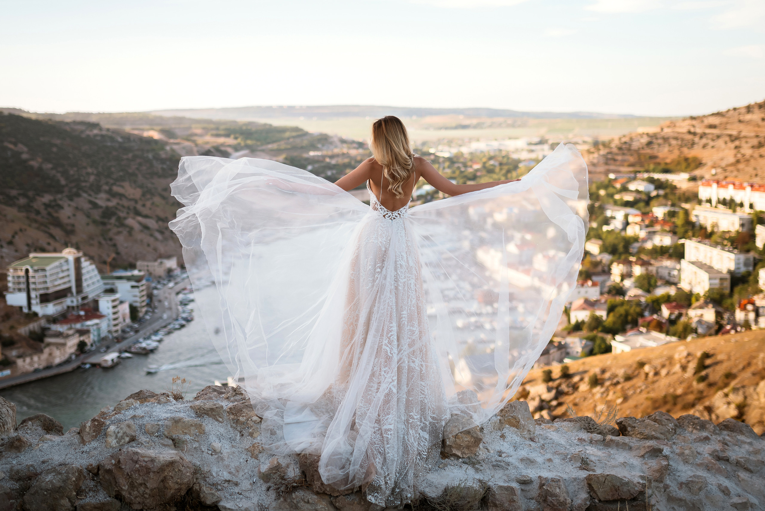 Невероятно красивая свадебная фотосессия в Крыму в Балаклаве. Свадебный и семейный фотограф в Симферополе Дарья Маркова