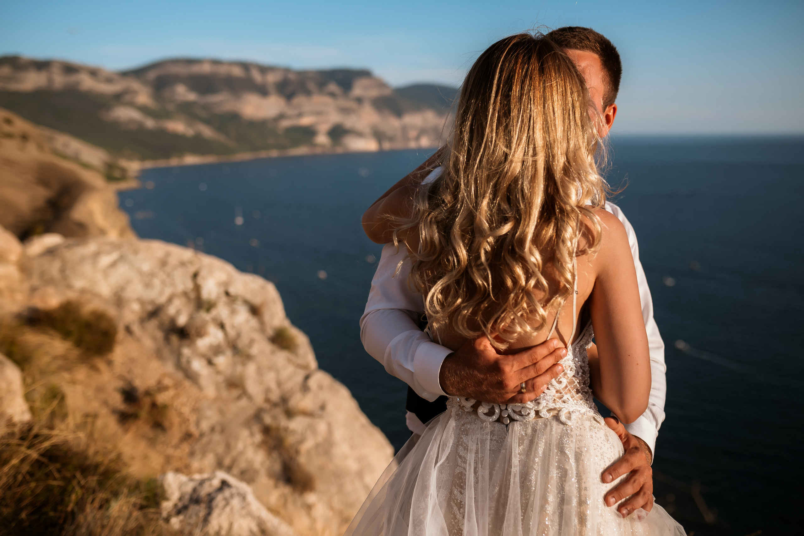 Невероятно красивая свадебная фотосессия в Крыму в Балаклаве. Свадебный и семейный фотограф в Симферополе Дарья Маркова