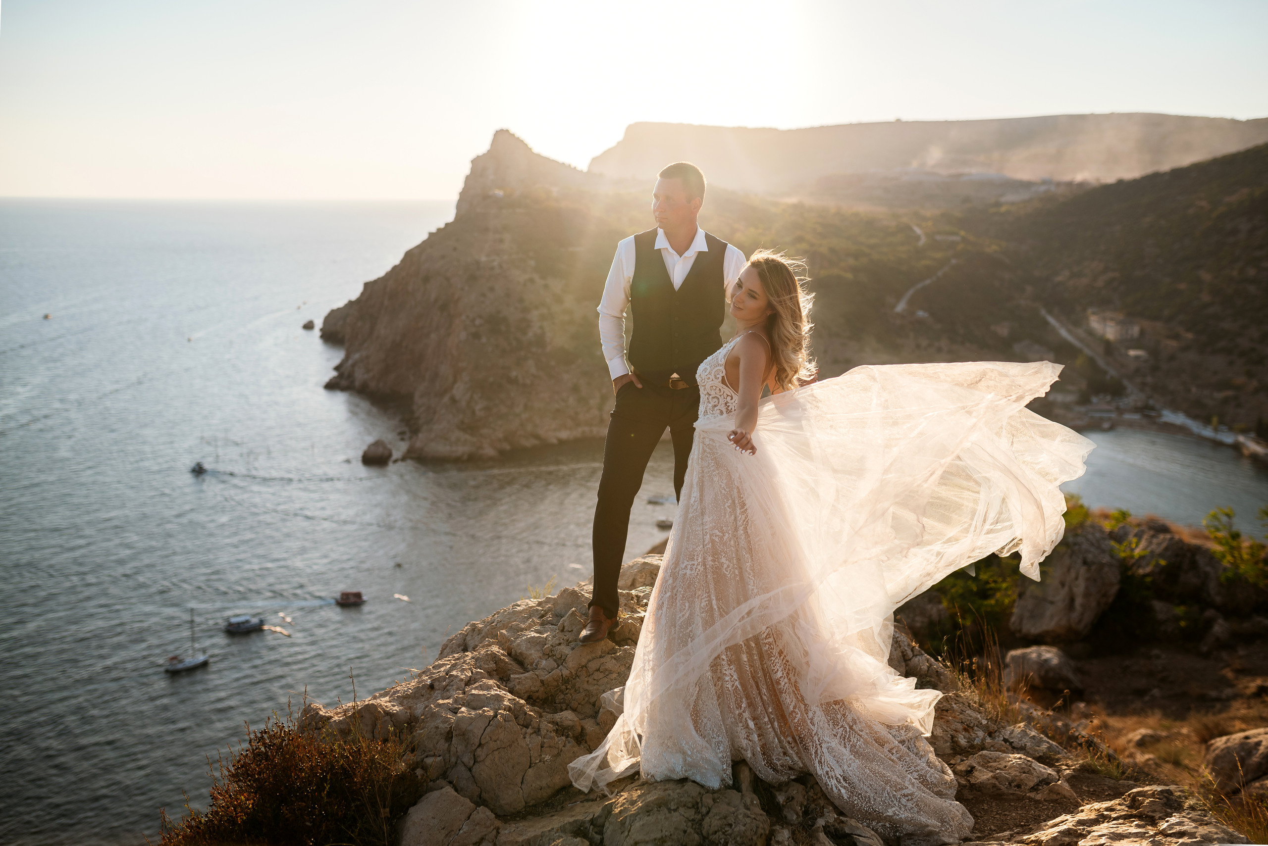Невероятно красивая свадебная фотосессия в Крыму в Балаклаве. Свадебный и семейный фотограф в Симферополе Дарья Маркова