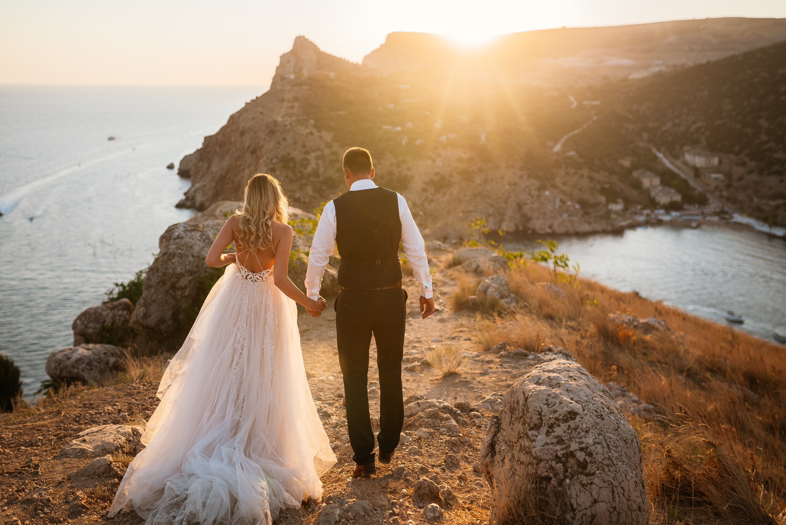 Невероятно красивая свадебная фотосессия в Крыму в Балаклаве. Свадебный и семейный фотограф в Симферополе Дарья Маркова