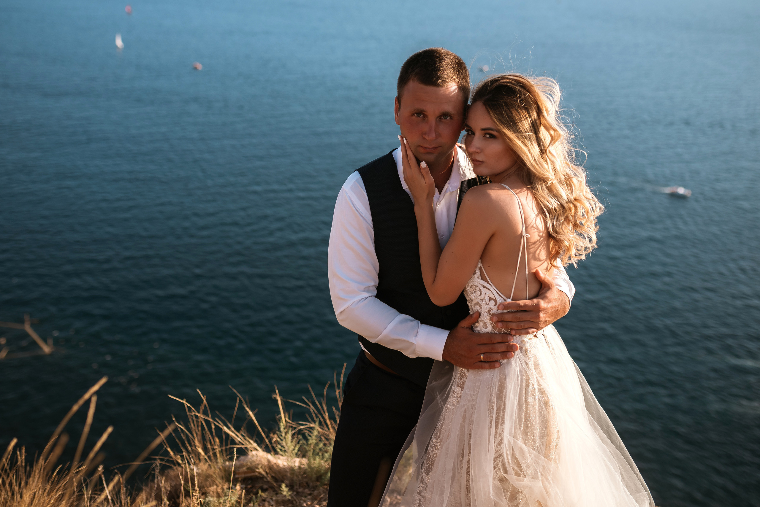 Невероятно красивая свадебная фотосессия в Крыму в Балаклаве. Свадебный и семейный фотограф в Симферополе Дарья Маркова