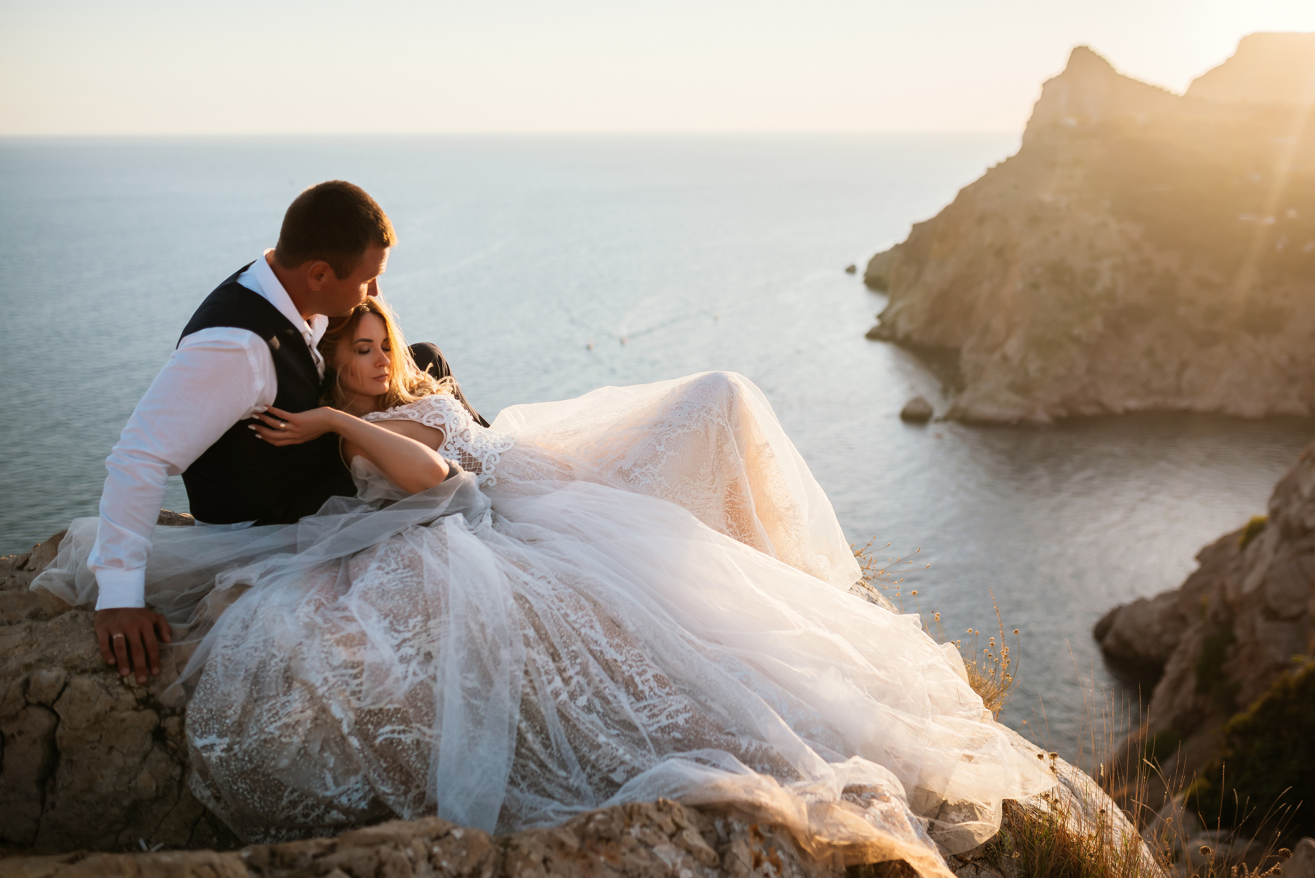 Невероятно красивая свадебная фотосессия в Крыму в Балаклаве. Свадебный и семейный фотограф в Симферополе Дарья Маркова
