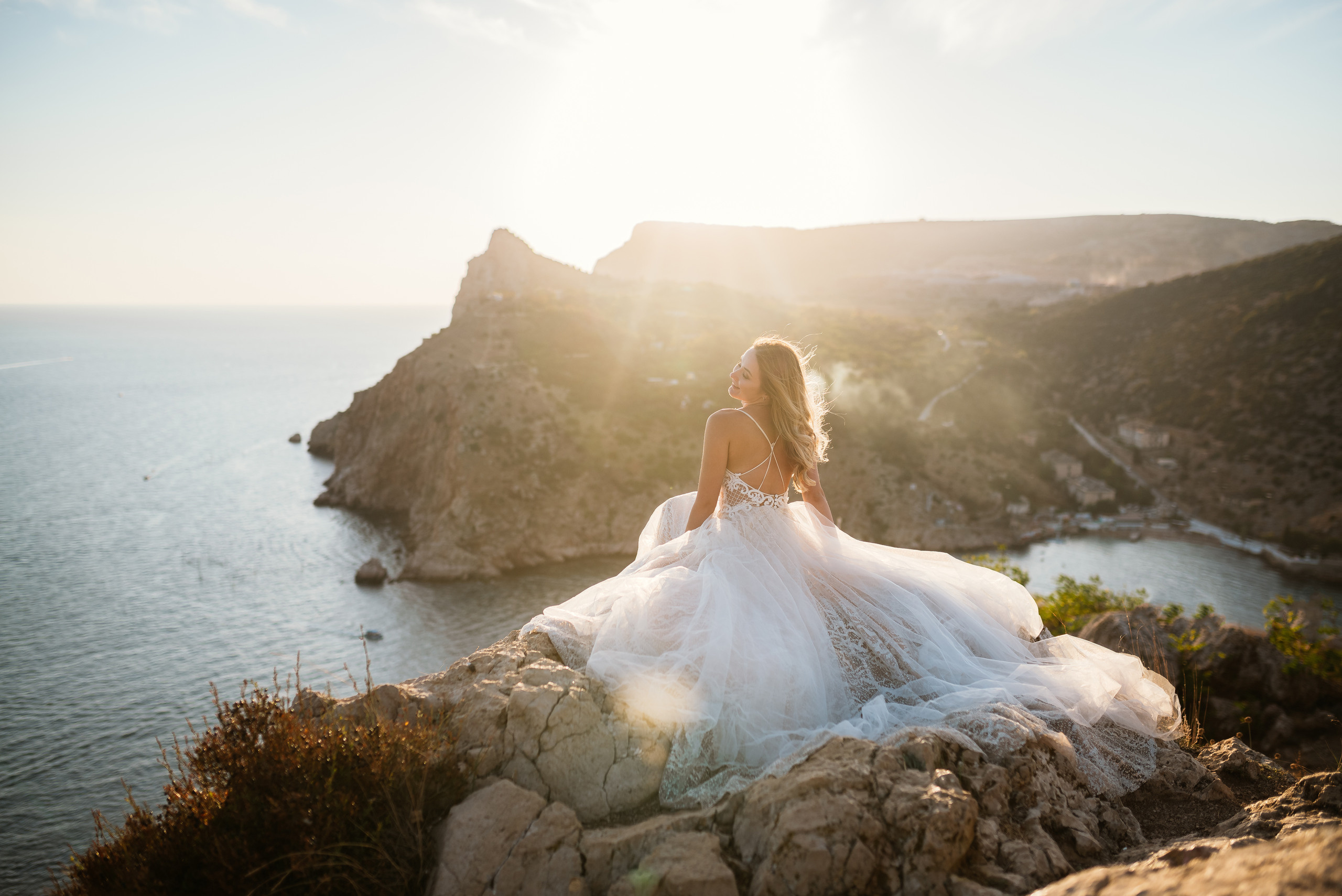 Невероятно красивая свадебная фотосессия в Крыму в Балаклаве. Свадебный и семейный фотограф в Симферополе Дарья Маркова