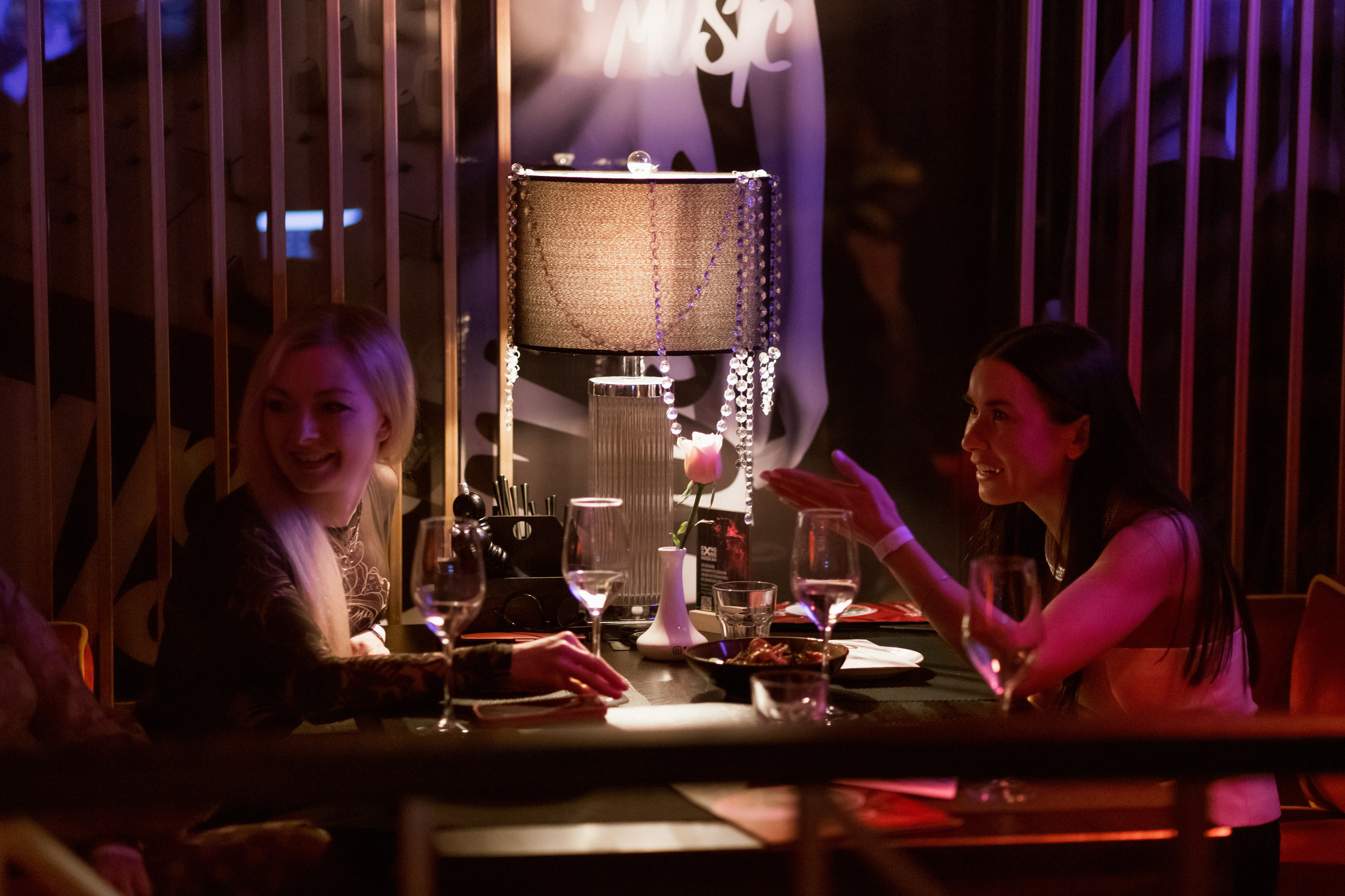 YANA URBAN: сольный концерт в «Анжелика Wineroom». СВОИ. ФОТООТЧЕТЫ-СОБЫТИЯ-МЕСТА