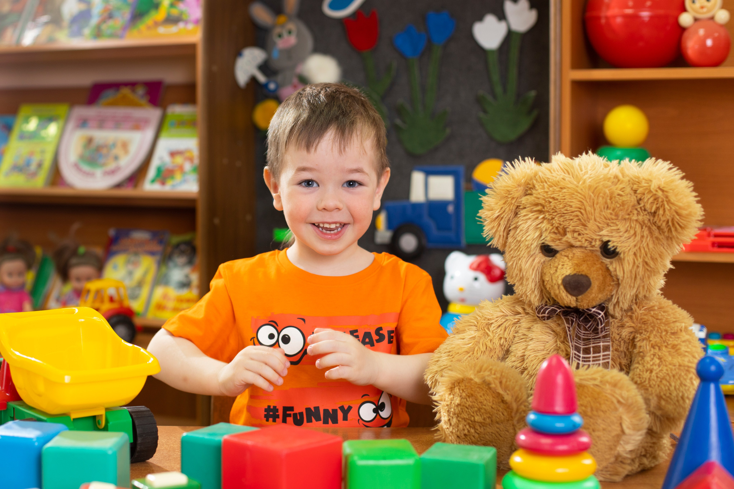 Один день в детском саду. ВЫПУСКНЫЕ АЛЬБОМЫ для детского сада и школы Санкт-Петербург и Лен. область