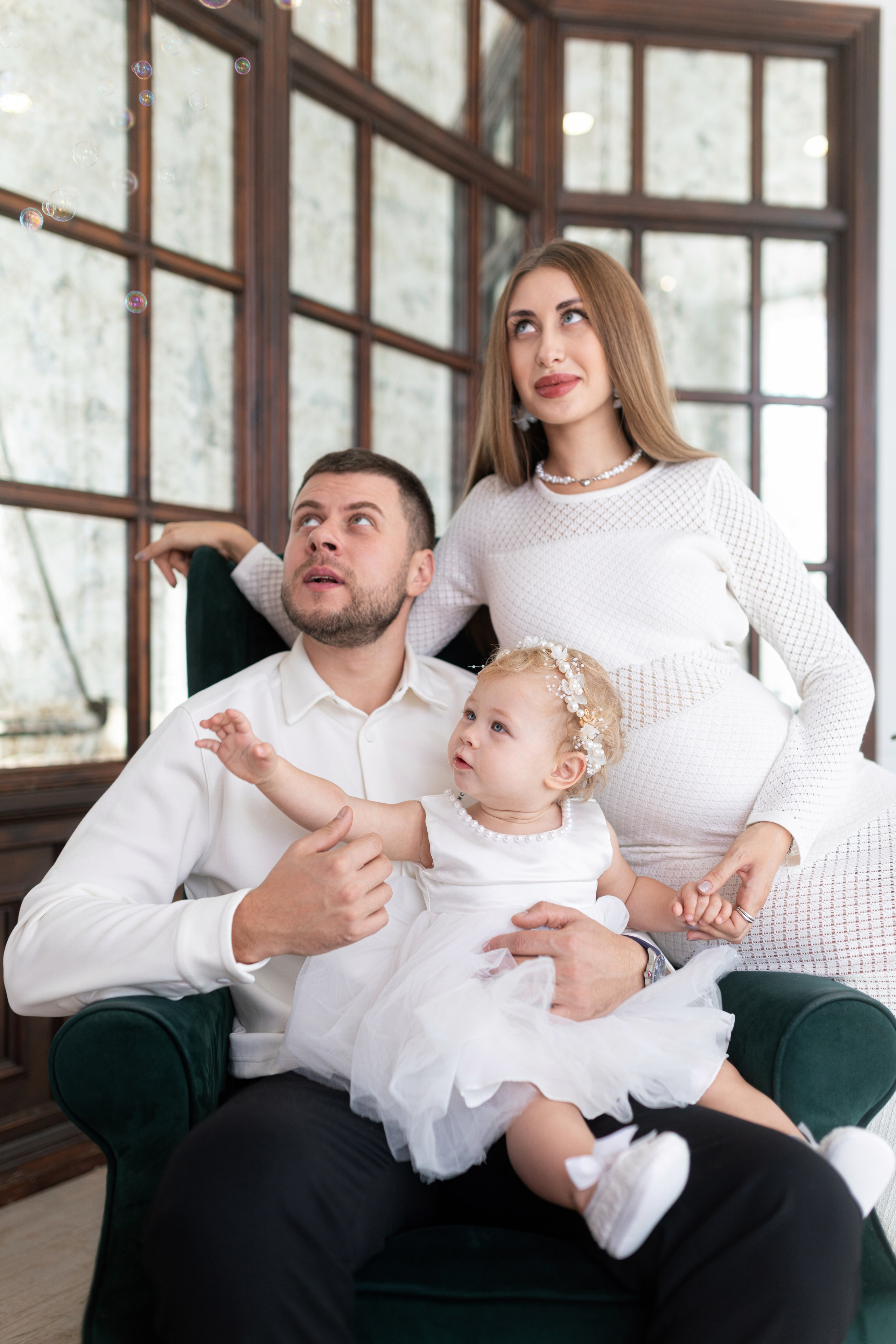 Семейная съемка для Яны и Дани в интерьере. Дмитрий Шульгин, портретный фотограф в Воронеже