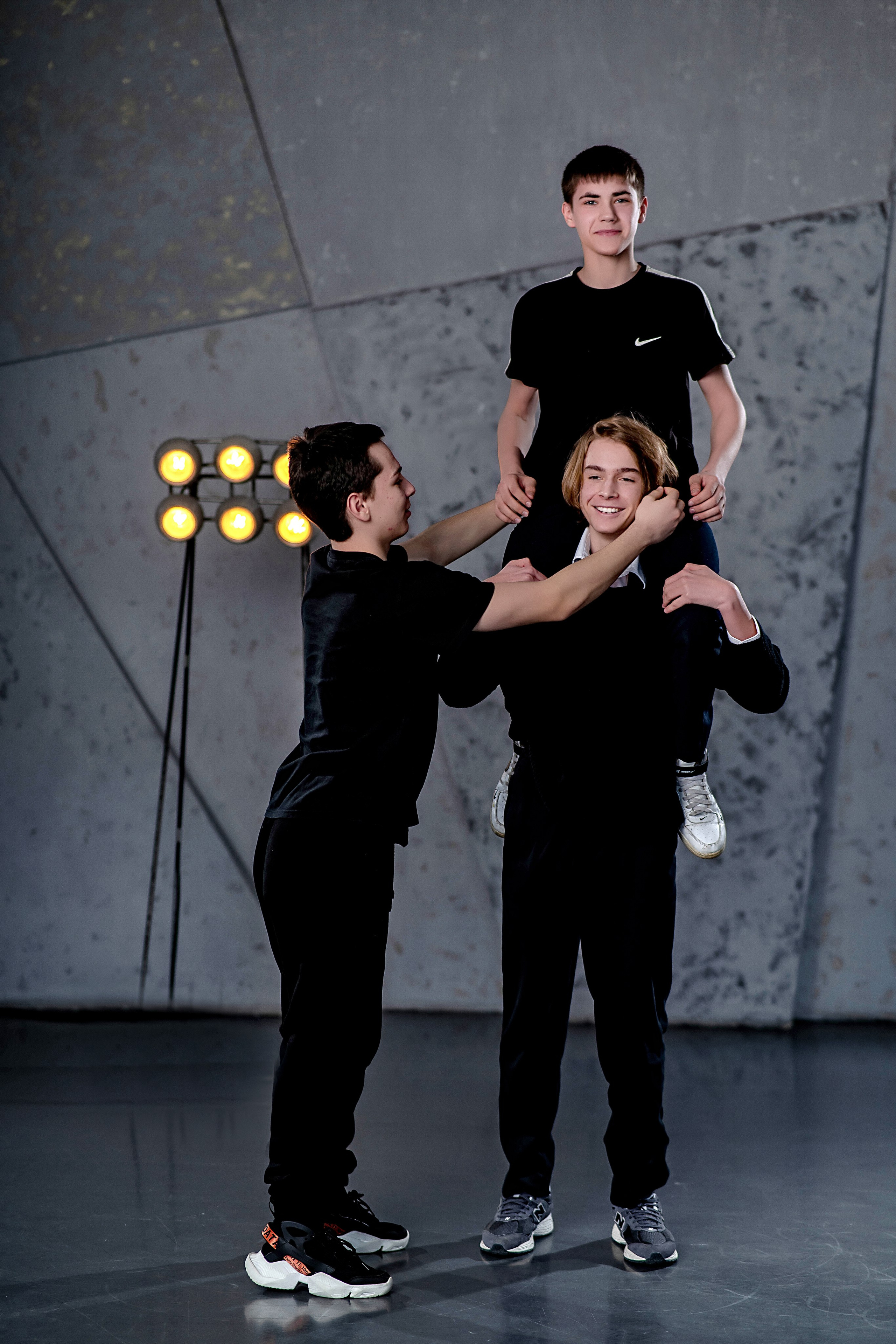 Выпускные (школьные) альбомы (книги) в Ростове-на-Дону. Современные Выпускные Альбомы в Ростове-на-Дону