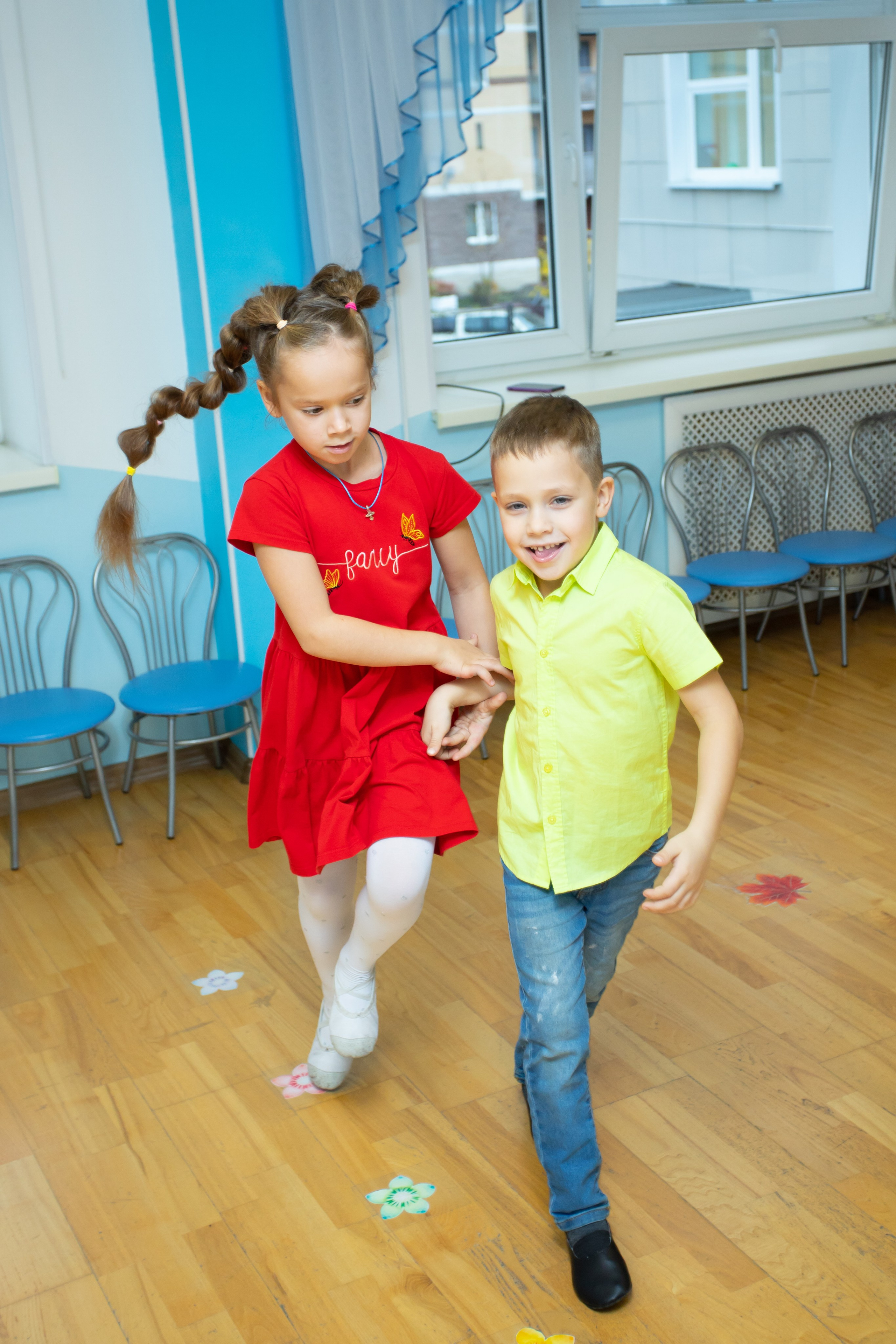 Репортаж с детского праздника. ВЫПУСКНЫЕ АЛЬБОМЫ для детского сада и школы Санкт-Петербург и Лен. область