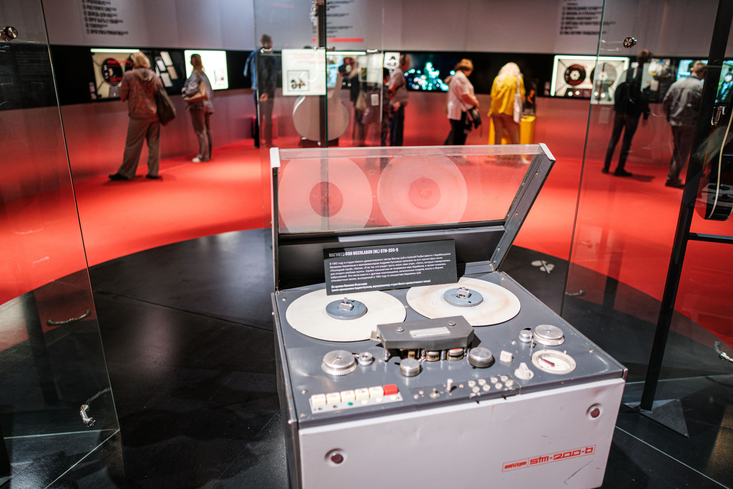 «Виктор Цой. Легенда» Выставка-байопик. Фотограф Балаев Михаил