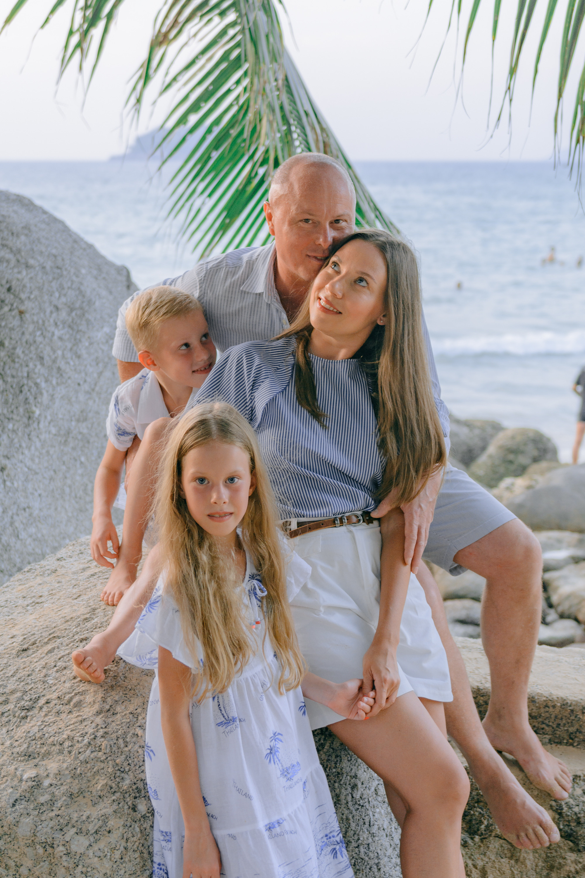Family photoshoot on Phuket. Fedor Lemeshko — Destination Wedding and Family Lifestyle photographer