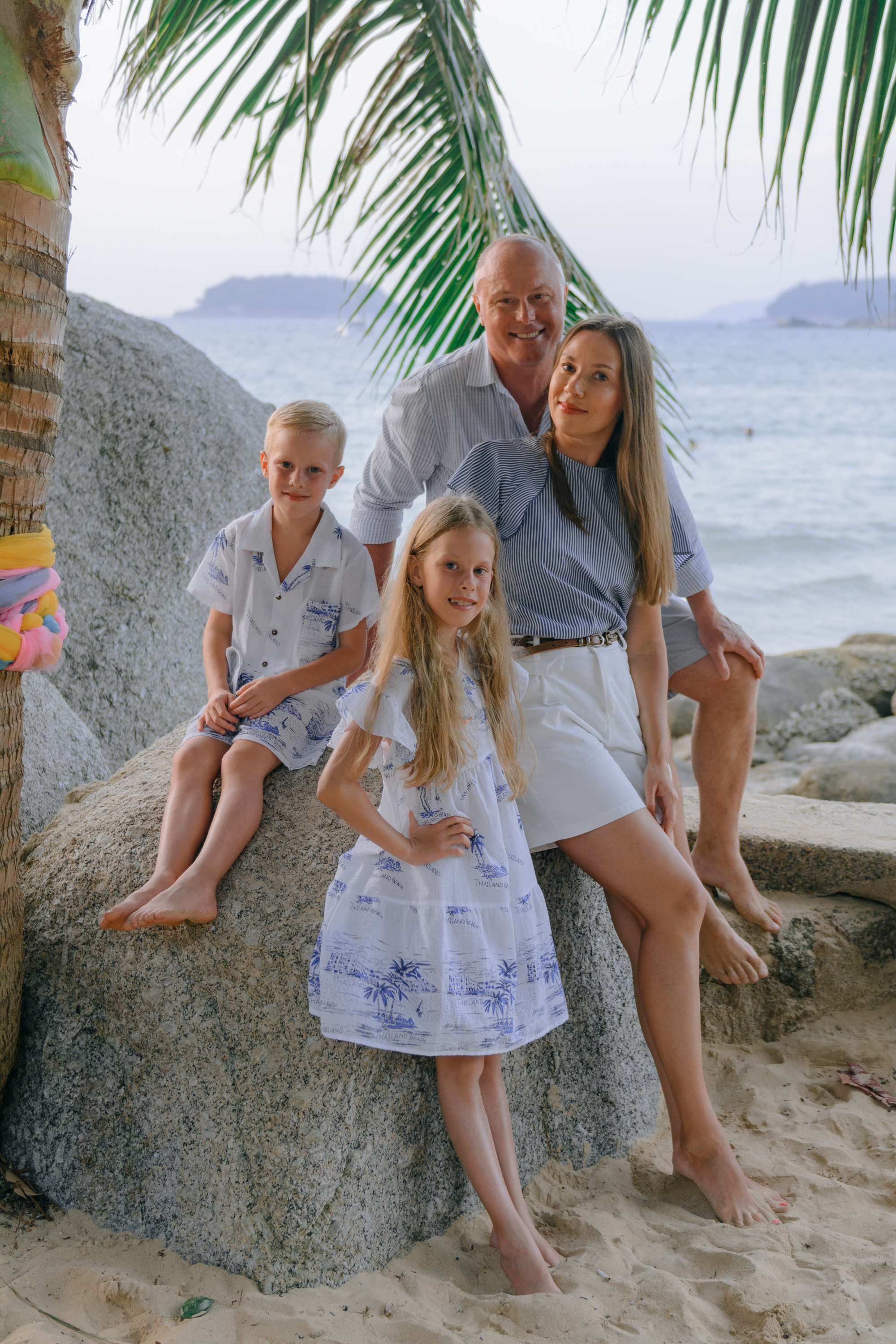 Family photoshoot on Phuket. Fedor Lemeshko — Destination Wedding and Family Lifestyle photographer