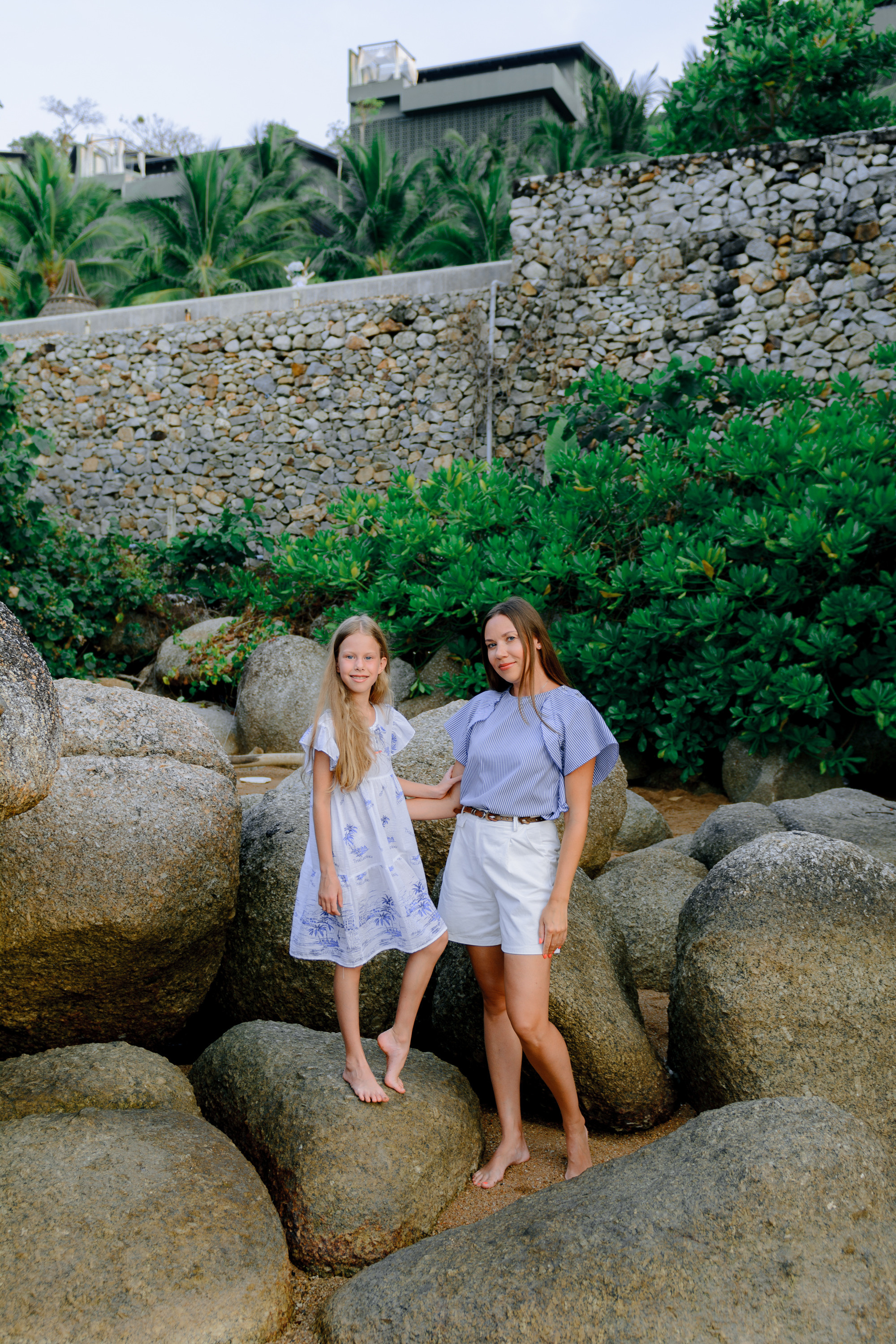 Family photoshoot on Phuket. Fedor Lemeshko — Destination Wedding and Family Lifestyle photographer