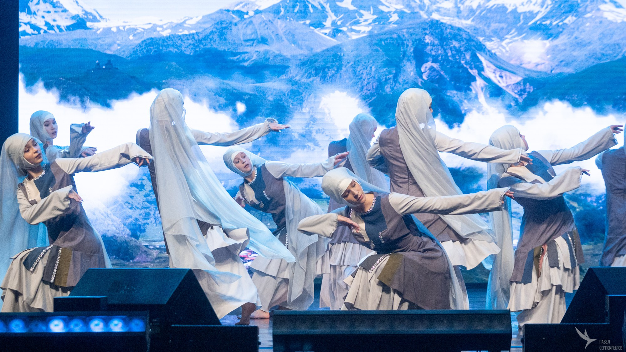 Юбилейный концерт студии эстрадного танца «Изумрудный город». Репортажный фотограф в Казани Павел Серпокрылов