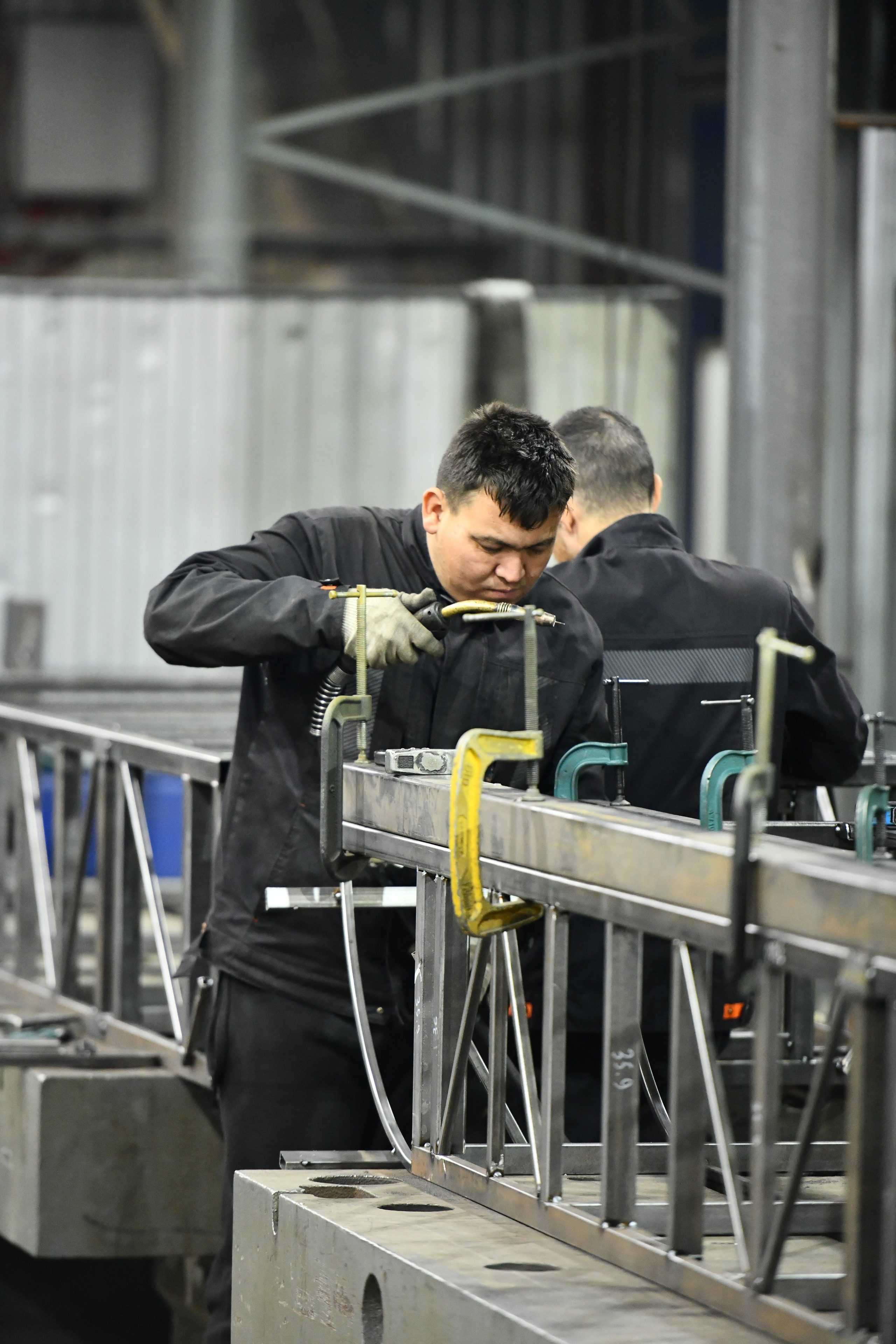 Репортаж с экскурсии на Завод ТРОМ. Репортажный и семейный фотограф — Шелихов Сергей