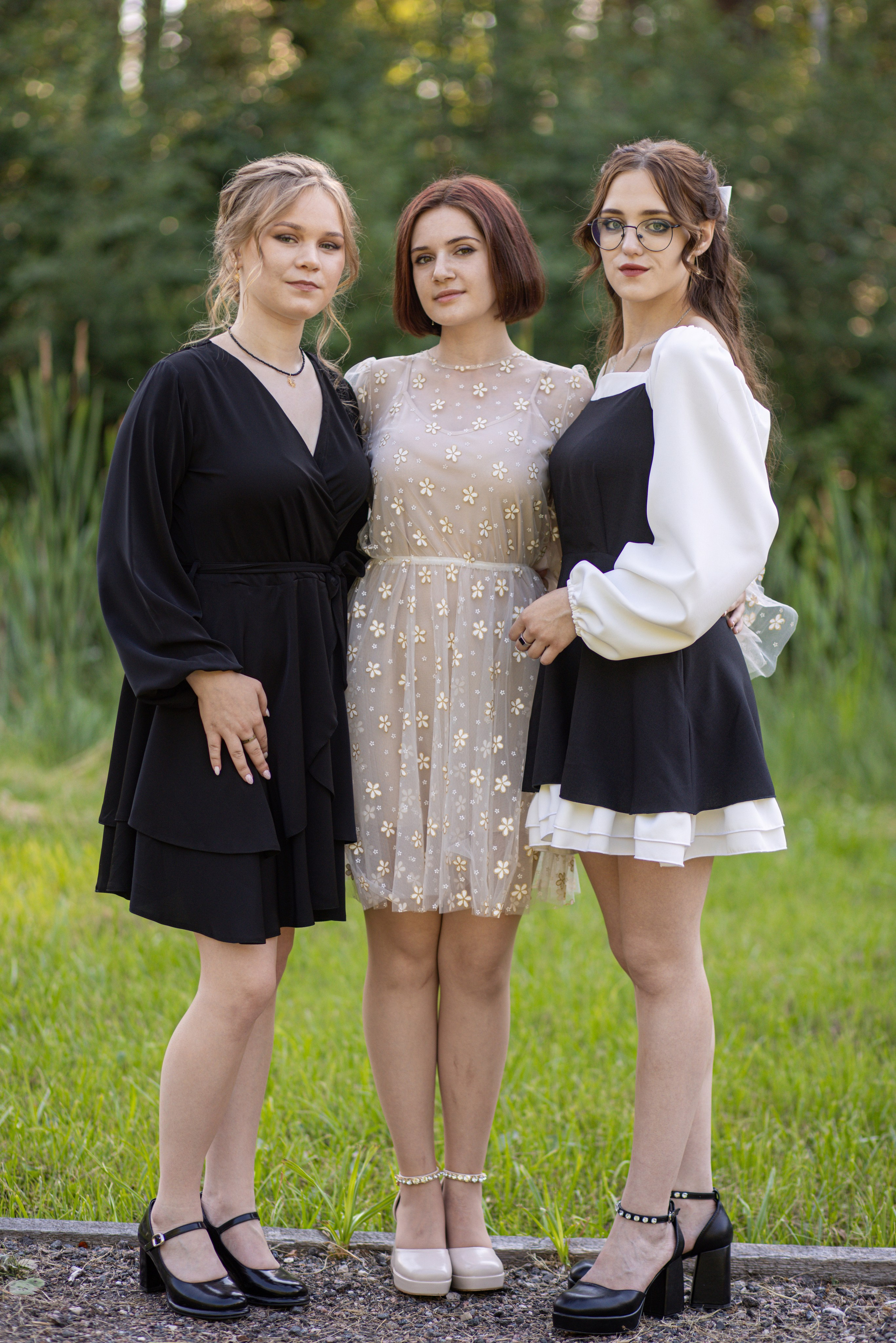 Фотосессия на выпускной. Школа № 12, 11 класс, 2024 г. Студия выпускных альбомов Остров