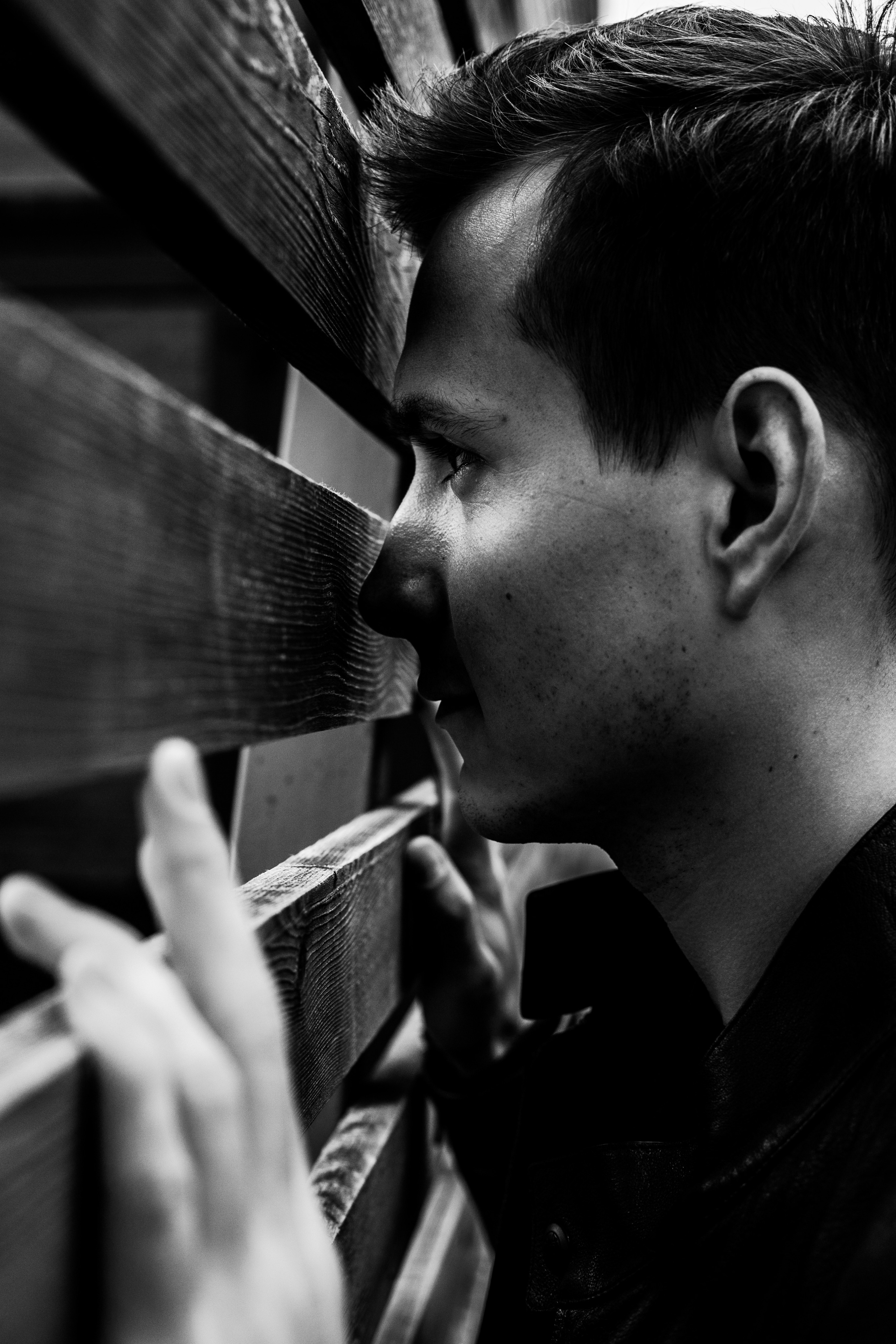 Мужской портрет на улице, фотограф Элина Ларченкова, фотосессия Москва. Свадебный фотограф в Москве Элина Ларченкова. Фото, которые цепляют