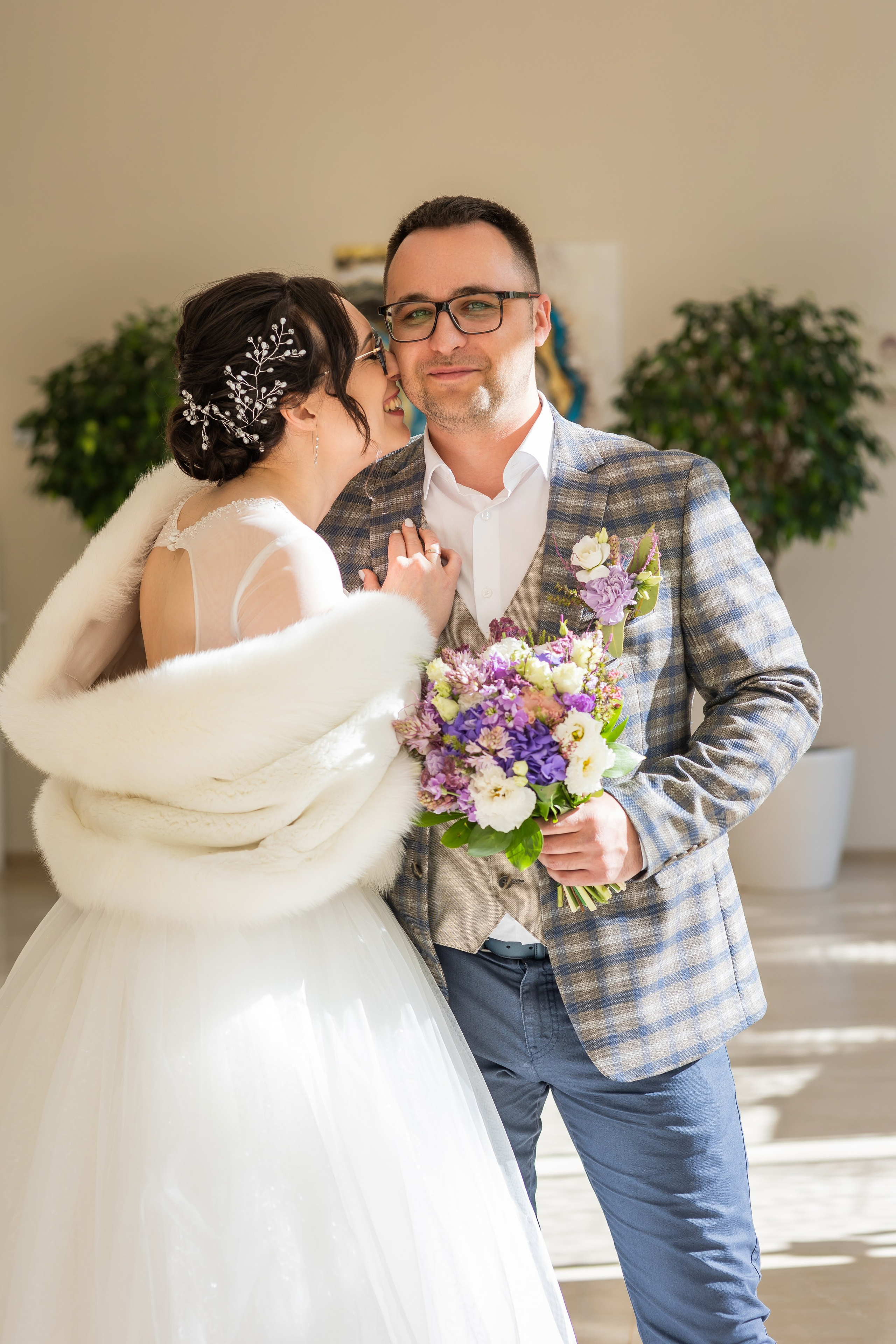 Миша и Маша. Весенняя свадьба 18.04.2023. Семейный фотограф в Москве Наталья Чуб, заказать Фотокнигу