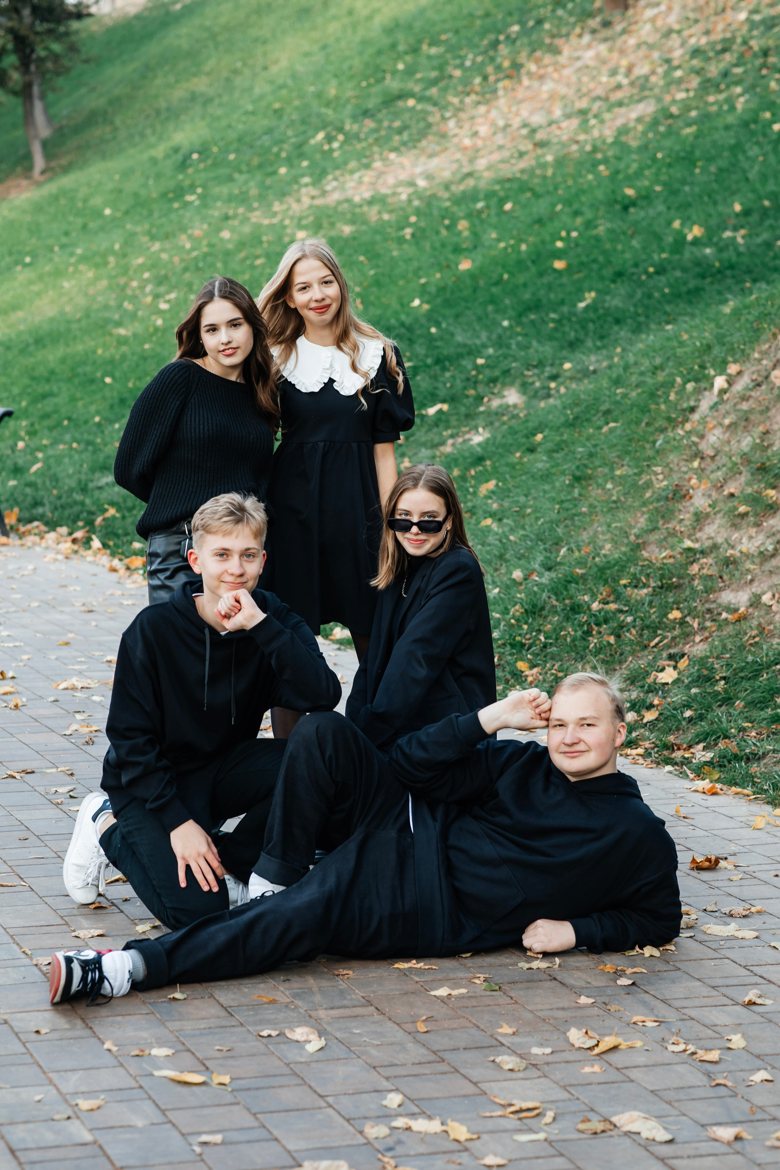 Фотосессия для выпускного альбома в парке Им. Талалихина. Выпускные альбомы в Подольске Москве и МО