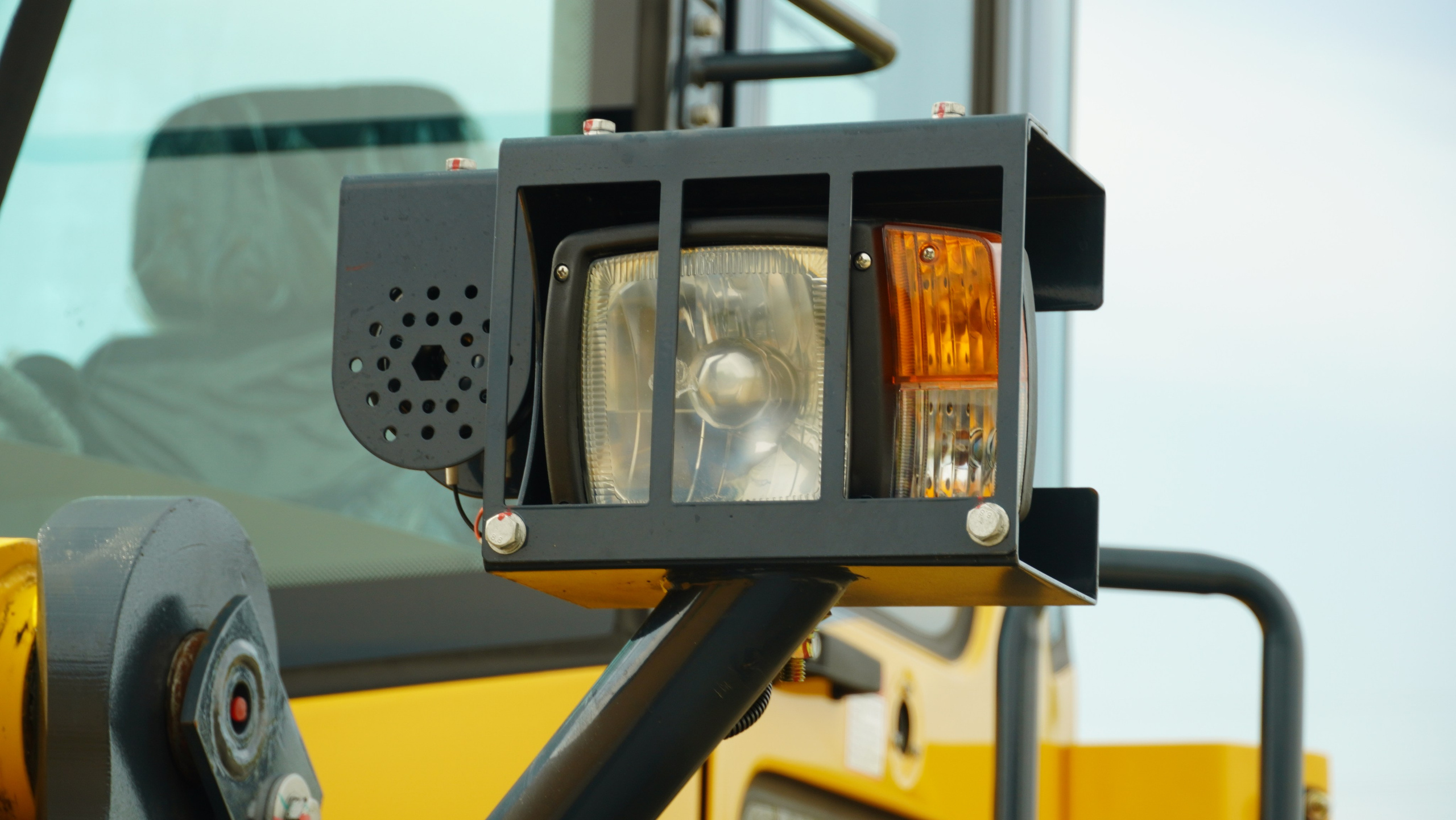 Фото фронт.погр. 936. Продажа и обслуживание грузовой техники и спецтехники в г. Новосибирск компания СТИ