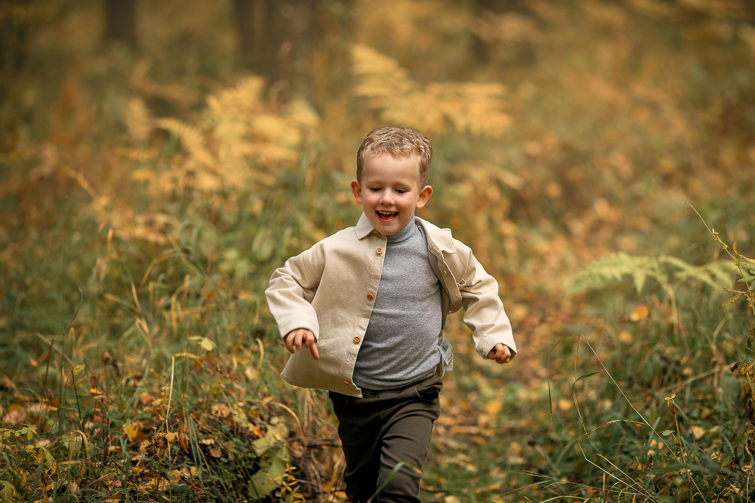 В осеннем лесу. Детский и семейный фотограф в Красноярске Елена Коровкина