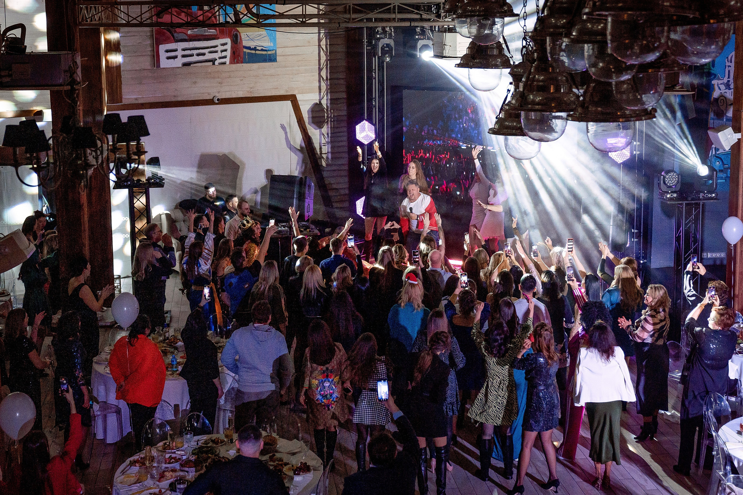 • корпоратив «АВЕНЮ». Фотограф, индивидуальные женские, мужские фотосессии в Ростове-на-Дону