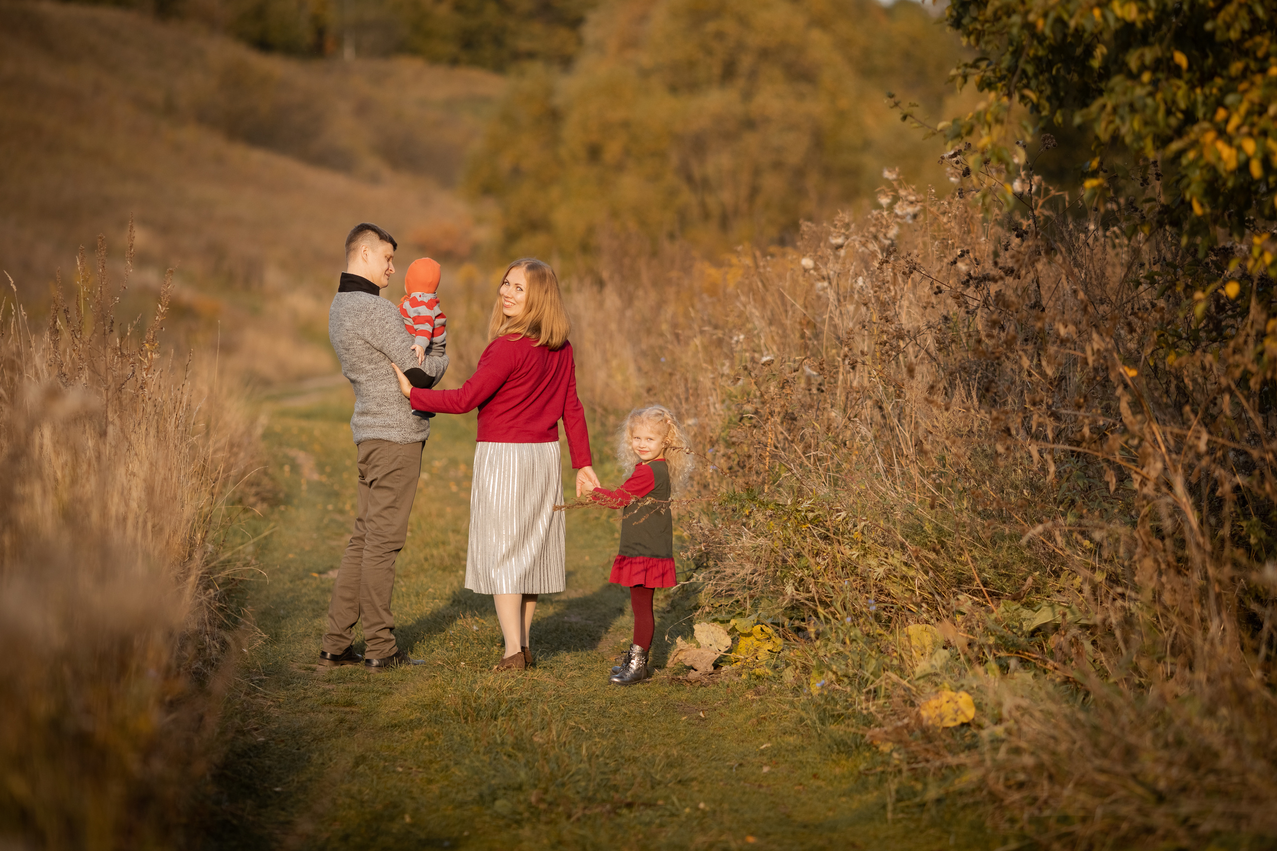 Творческая фотопрогулка для семьи Екатерины и Максима. Женский семейный фотограф Тула Москва Захарова Анна
