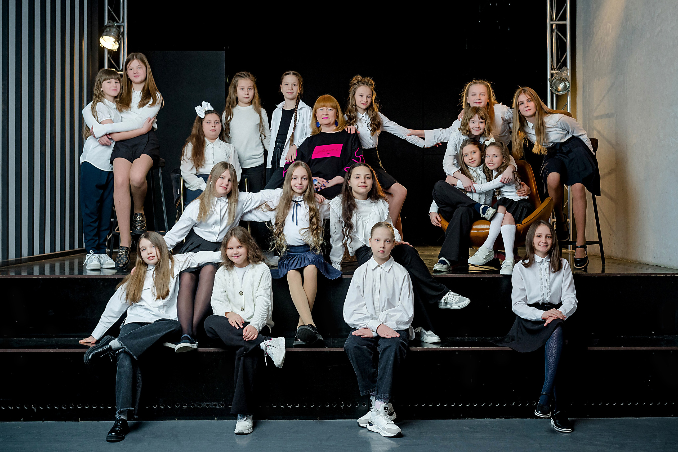 Фотосессия Гимназия 76 Класс 4А. Современные Выпускные Альбомы в Ростове-на-Дону