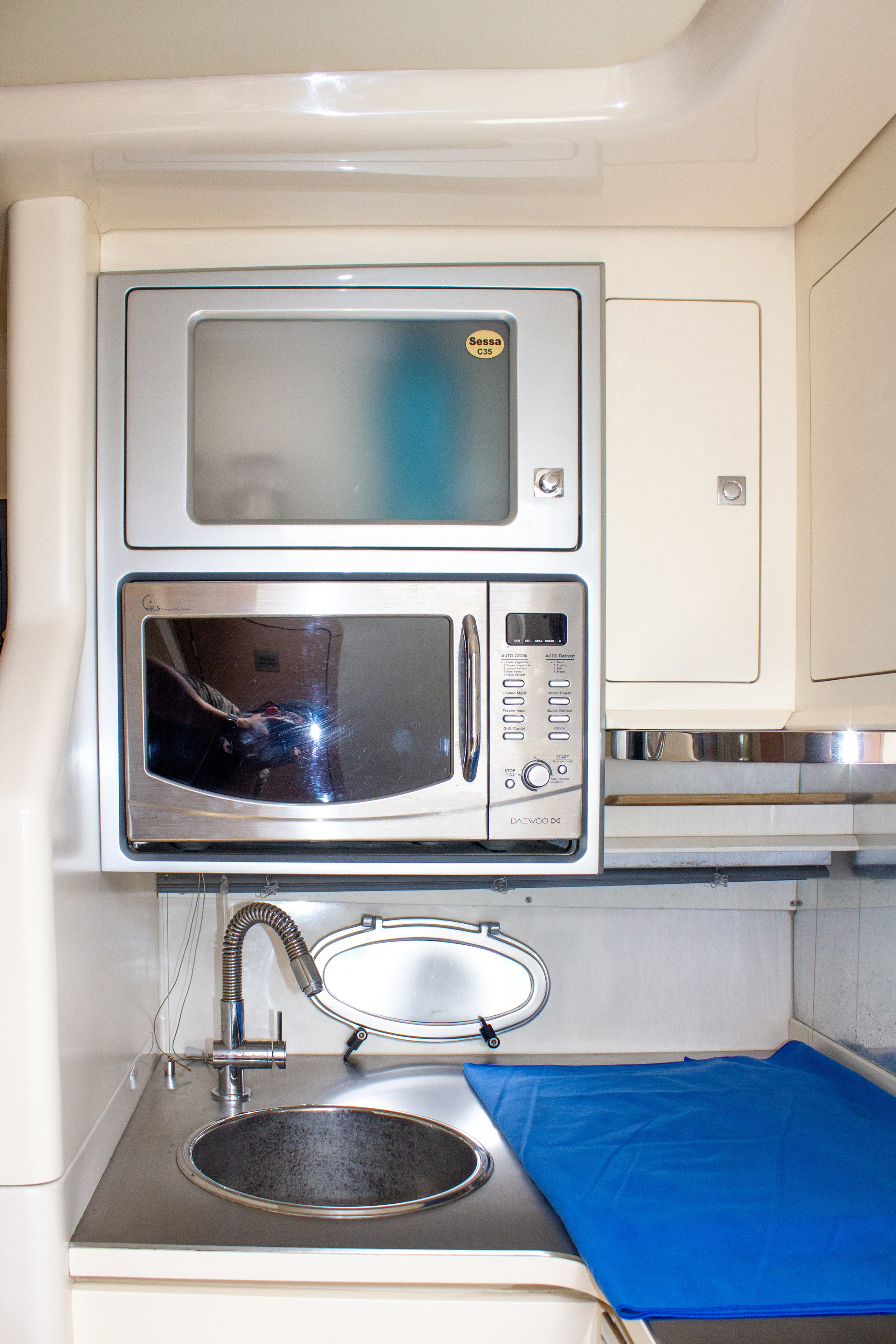 Катер Белуга Аренда Яхты в Сочи Яхтанаморе YACHTNAMORE YACHTANAMORE