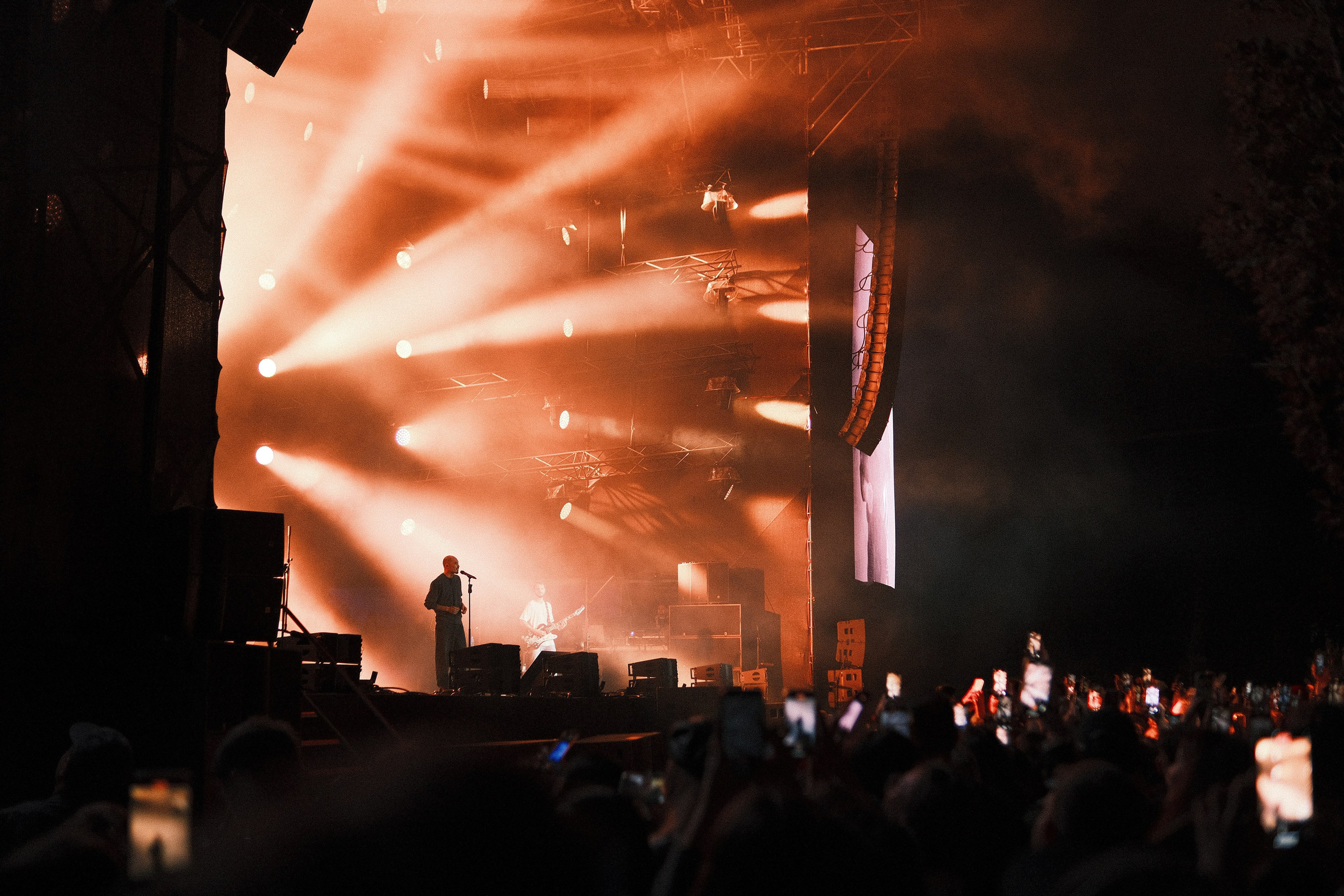 Портреты и репортажные съемки с душой: ваш уникальный момент в объективе Руфата, профессионального фотографа Алматы