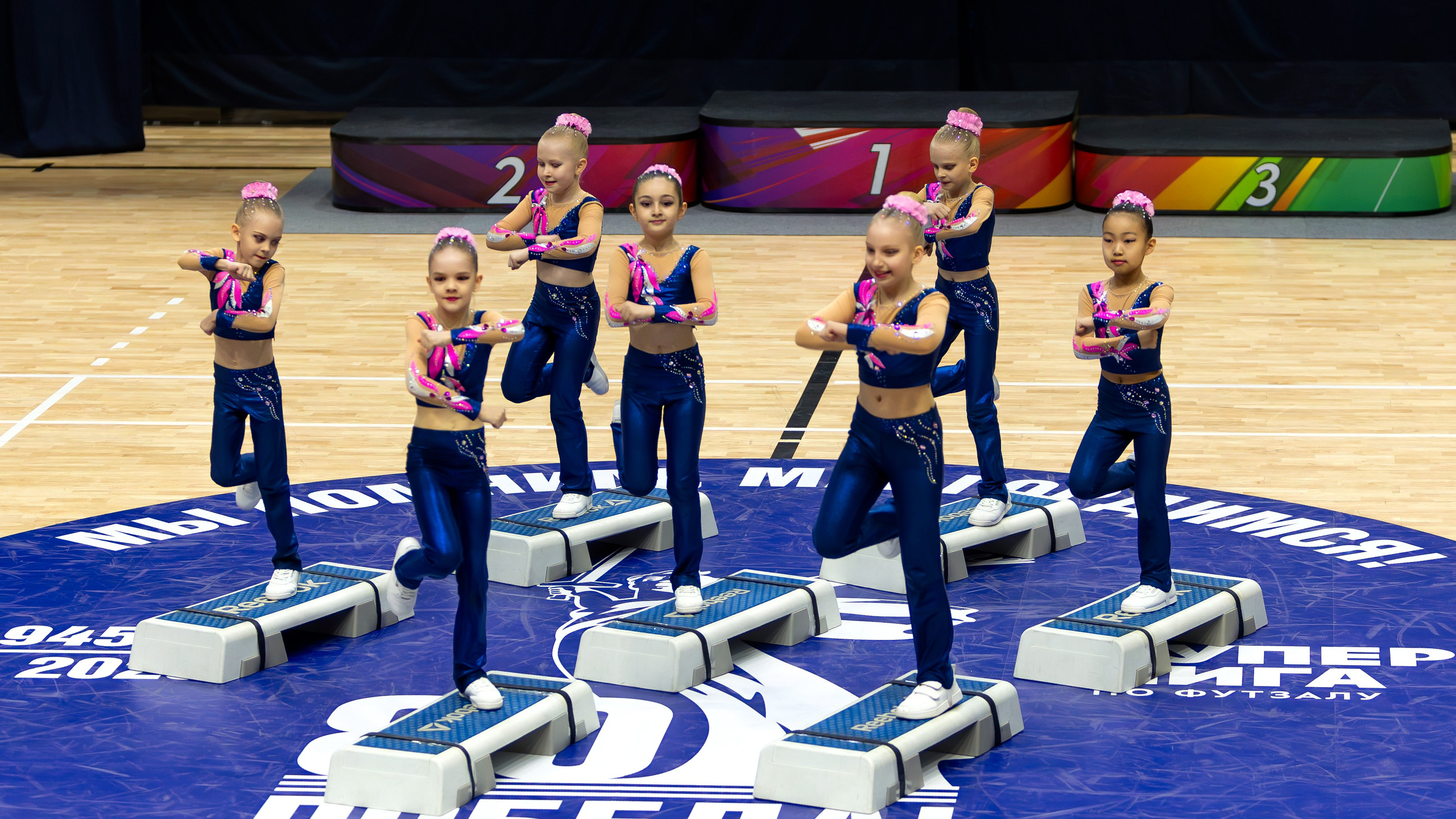 Фестиваль по фитнес-аэробике «Облачко» дисциплина «Степ-аэробика». Выпускные альбомы и школьный фотограф в Подольске, Троицке, Щербинке, Москве и Московской области