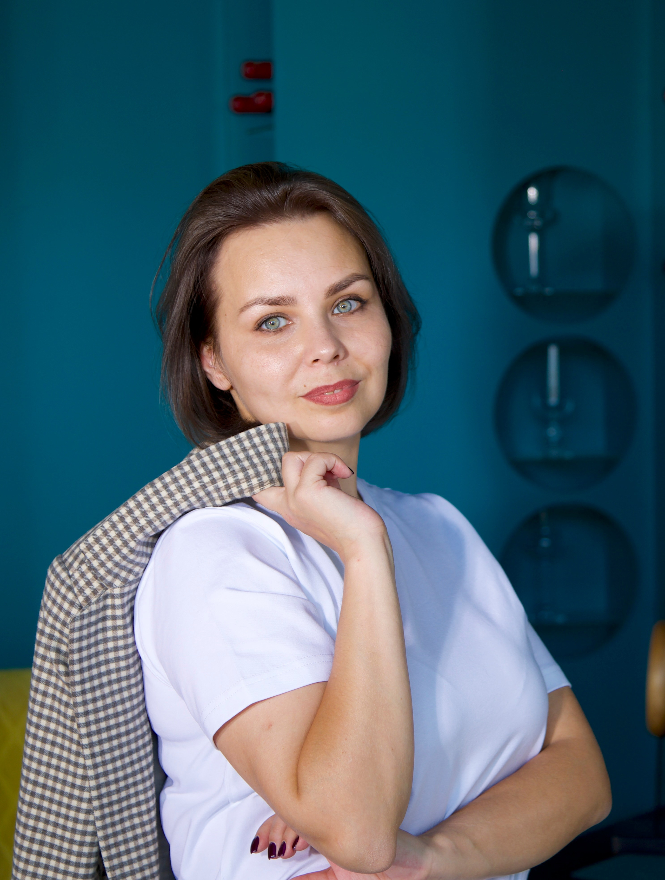 Привет, меня зовут Vikki фотограф с опытом более 7 лет