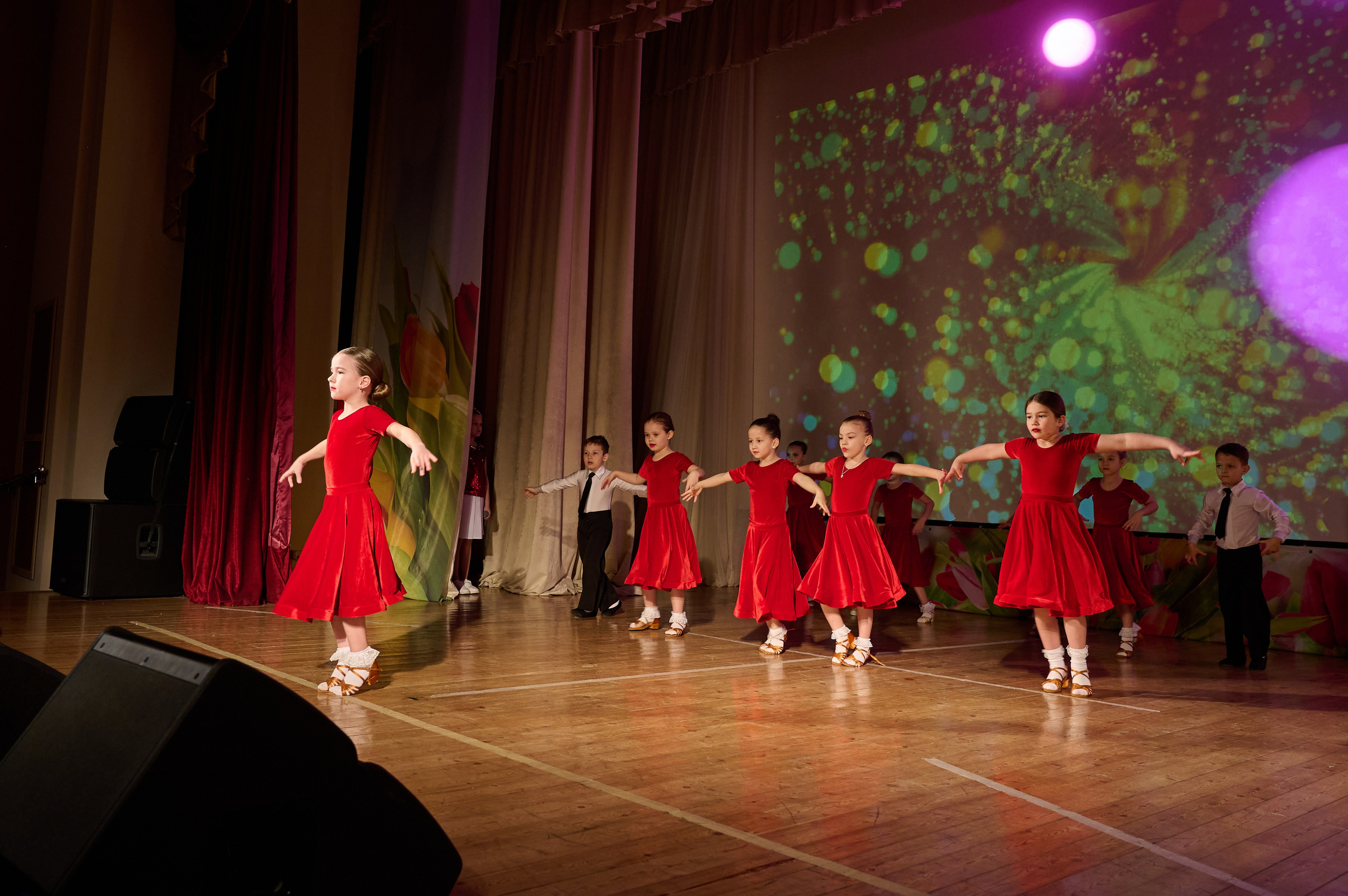 8 марта в Кабардинке. Жизнь курорта Кабардинка в фотографиях