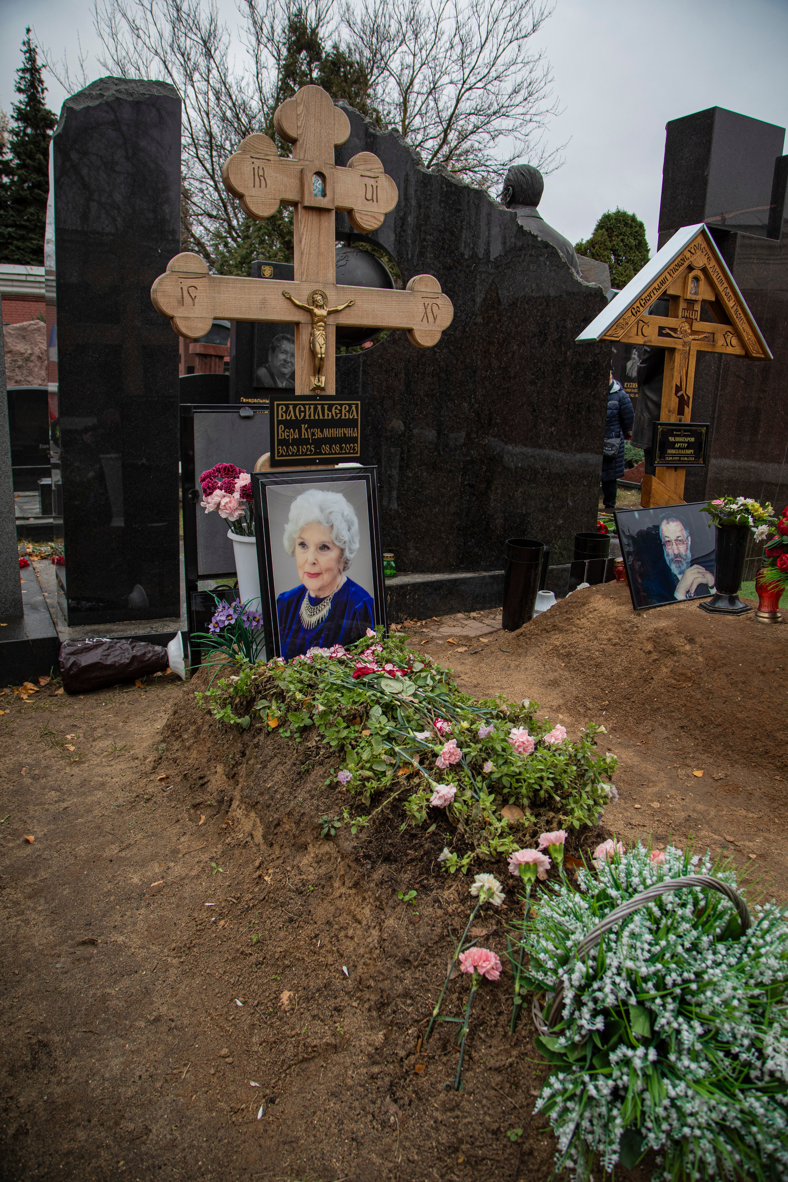 Осенняя прогулка по Новодевичьему кладбищу. Фотограф Сергей Ловкий