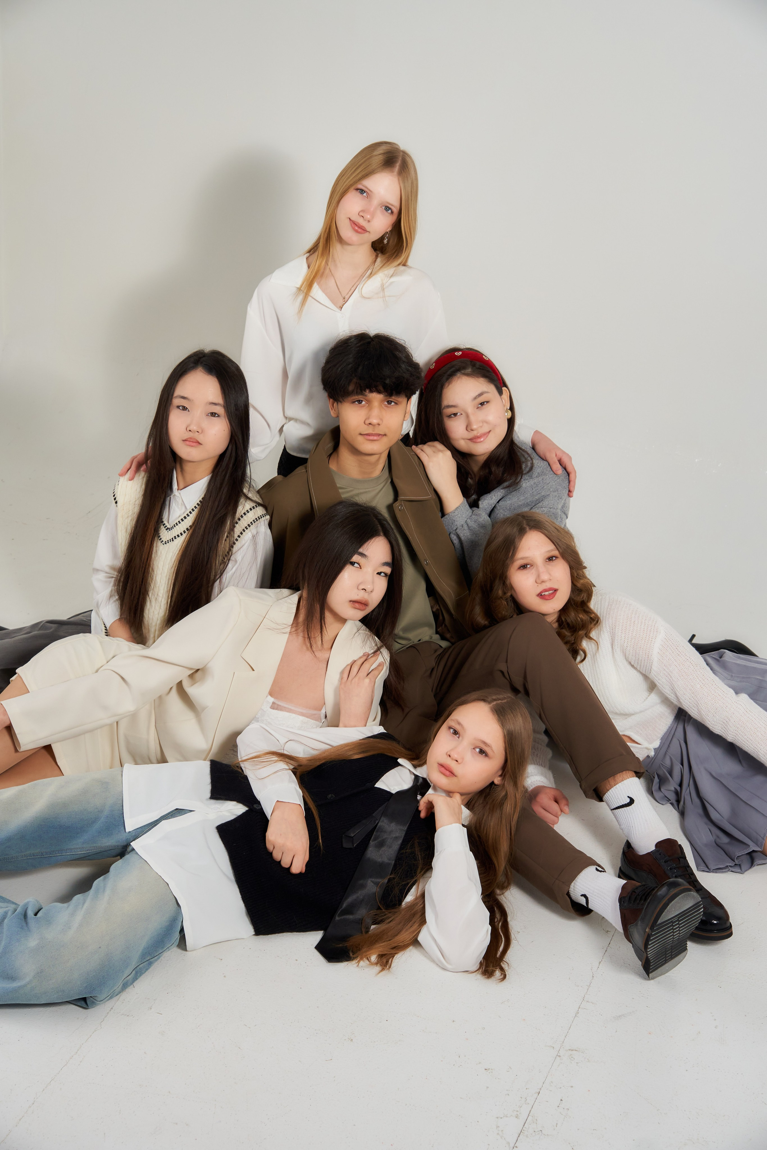 Цены на альбомы для выпускников школ г. Уральска. Школьный фотограф в Уральске, студия | Классный Школьный Альбом