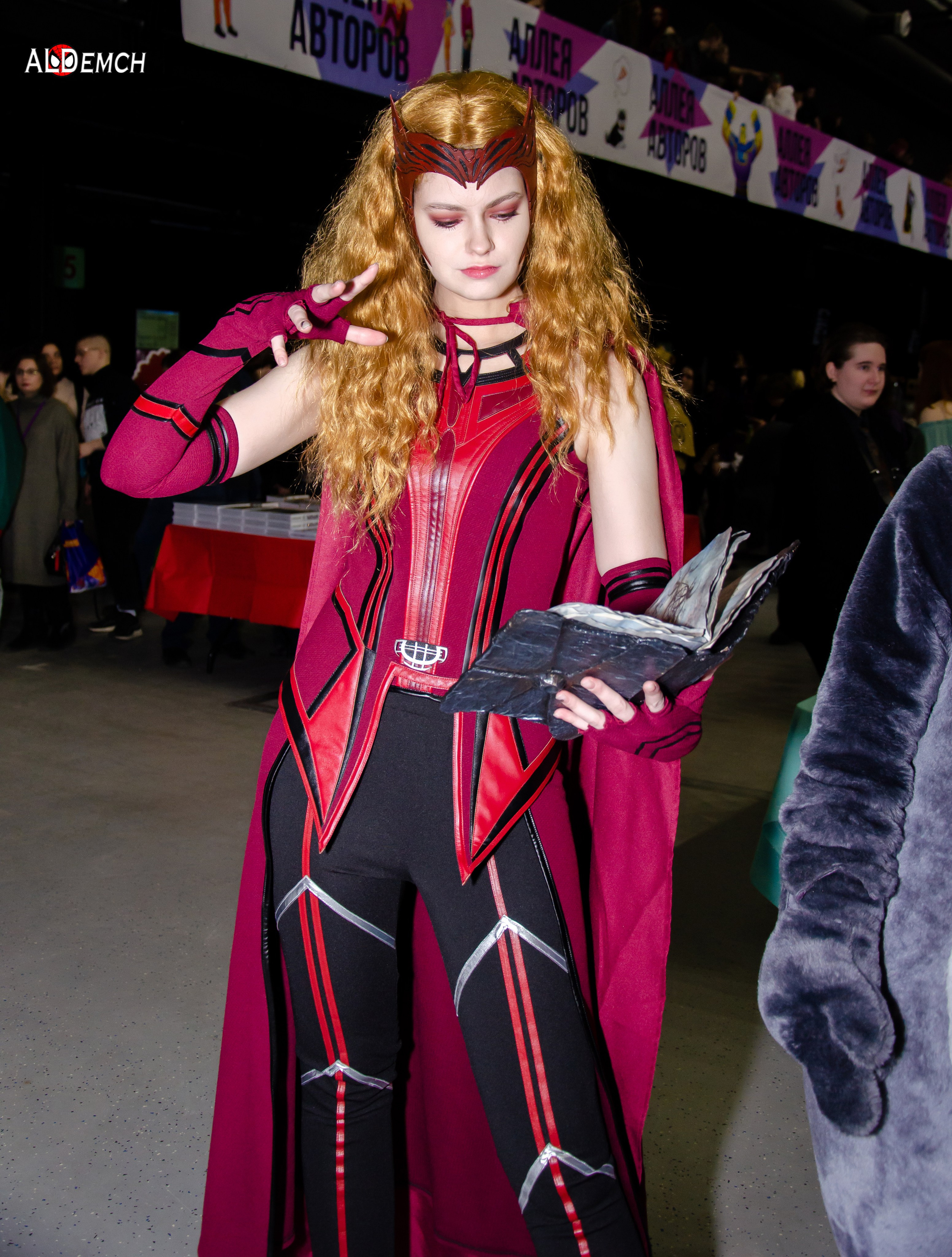 Марвел комикс картинки персонажей и косплей фото в России