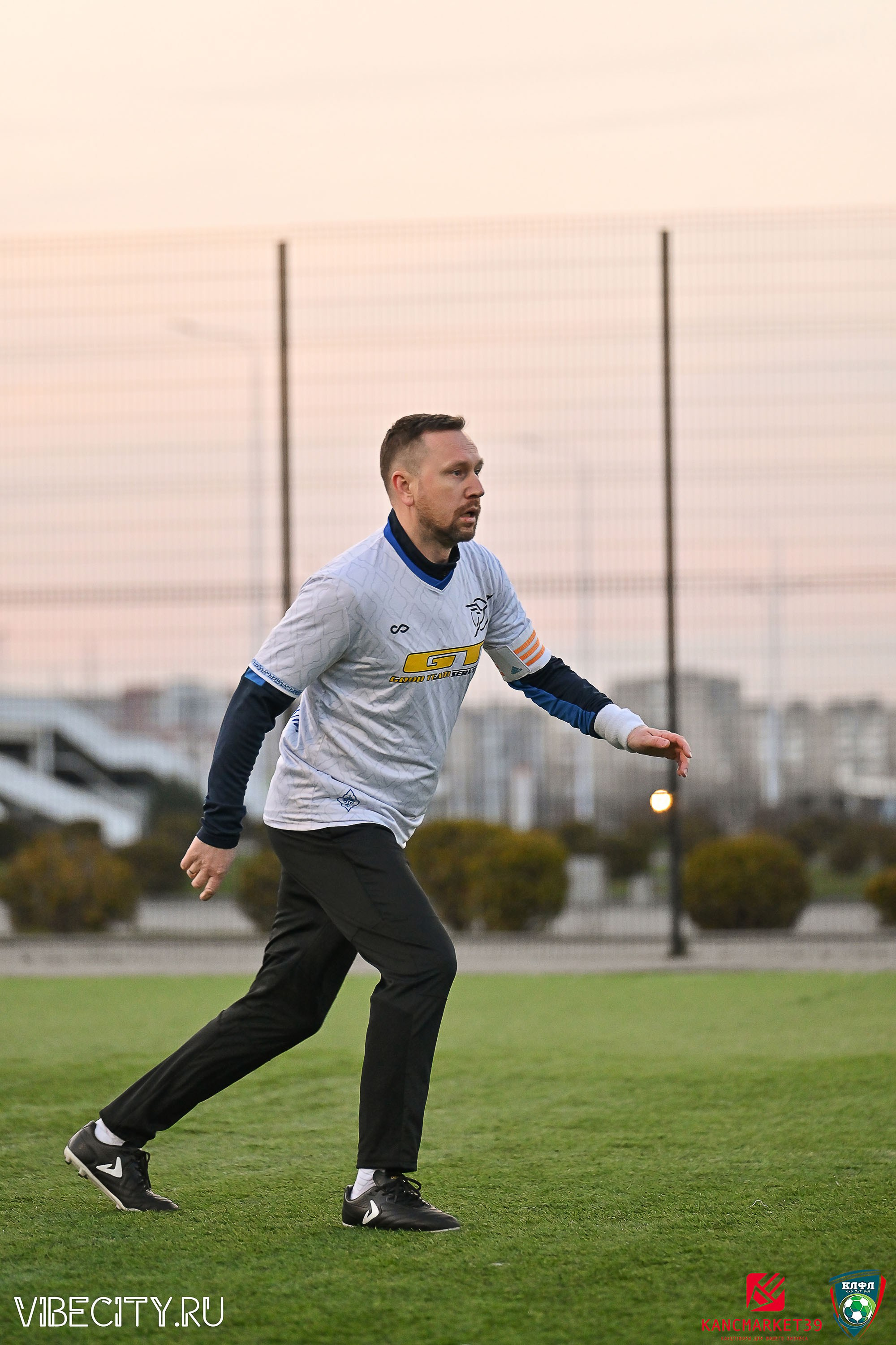 XX ЧЕМПИОНАТ КАЛИНИНГРАДСКОЙ ЛФЛ КАНЦМАРКЕТ39 сезона 2024–2025 гг. VIBECITY.RU Вайб Сити Ру Фоторепортажи Фотоотчеты Калининград