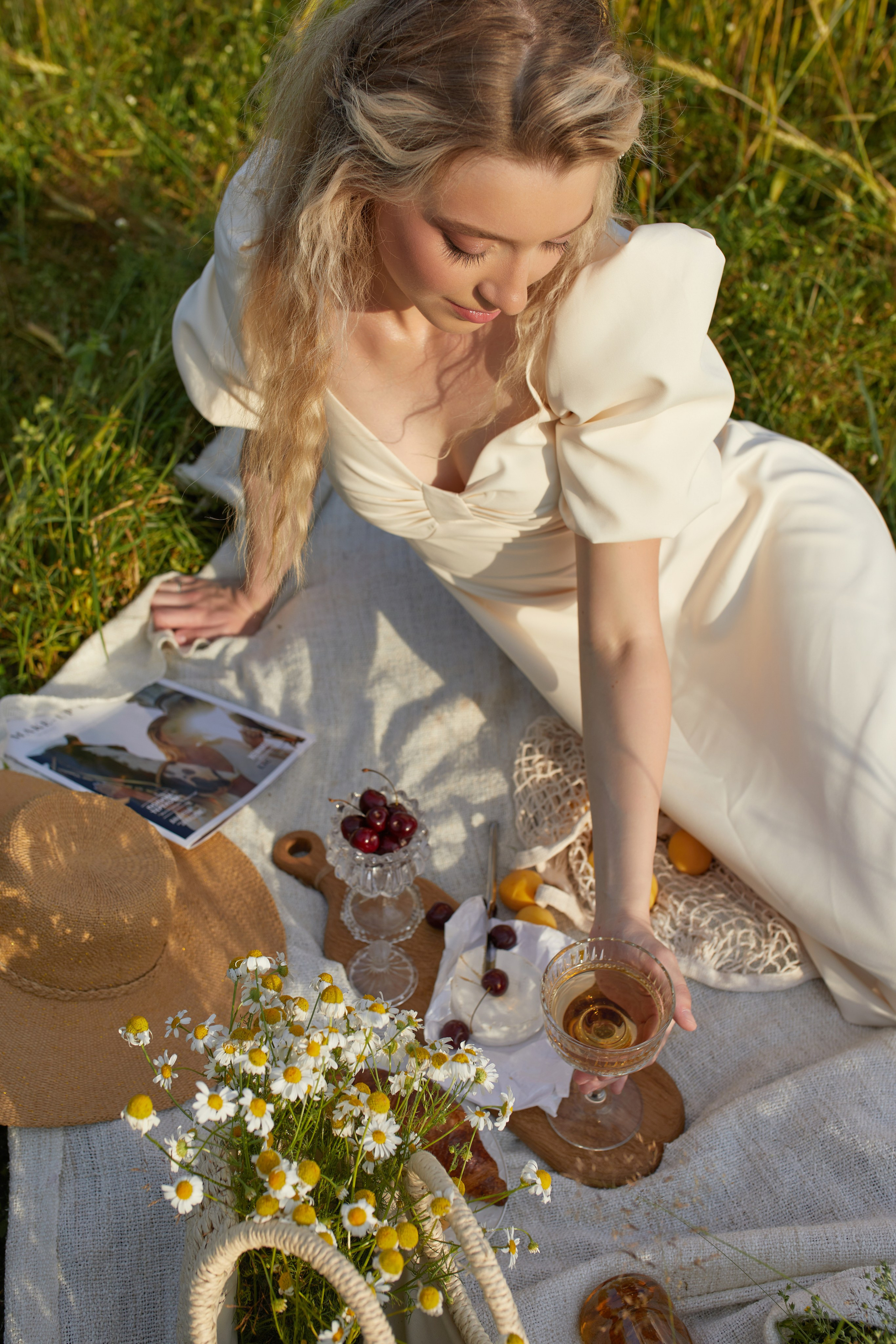 Летняя фотосессия в ромашковом поле. Фотограф в Москве и Одинцово Кравченко Кристина