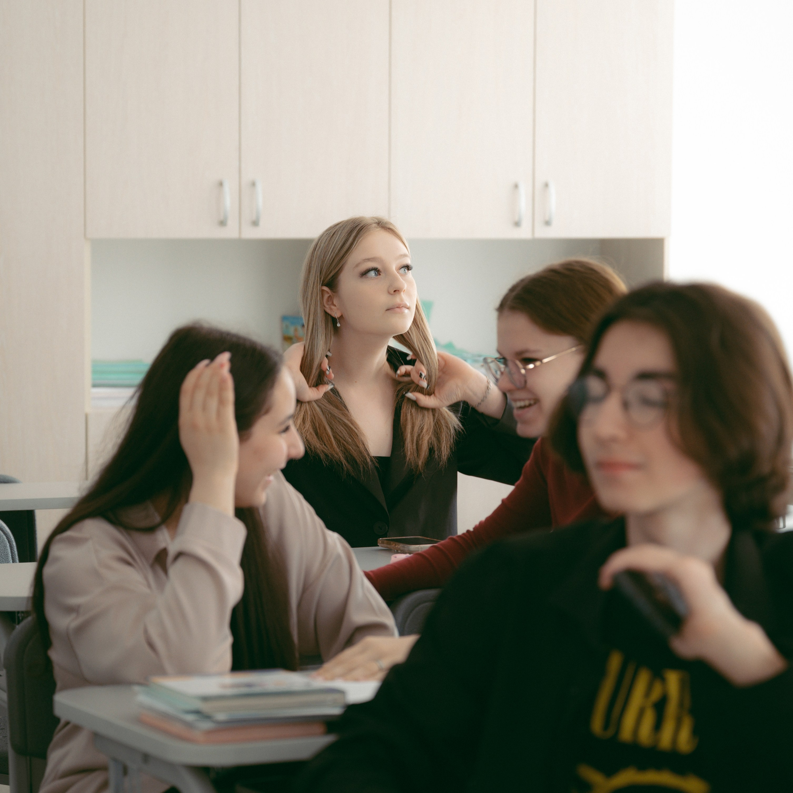 Schoolbook. Школьный фотограф в Валуйках. Фотосессии для выпускников и изготовление выпускных альбомов в городе Валуйки и в Белгородской области