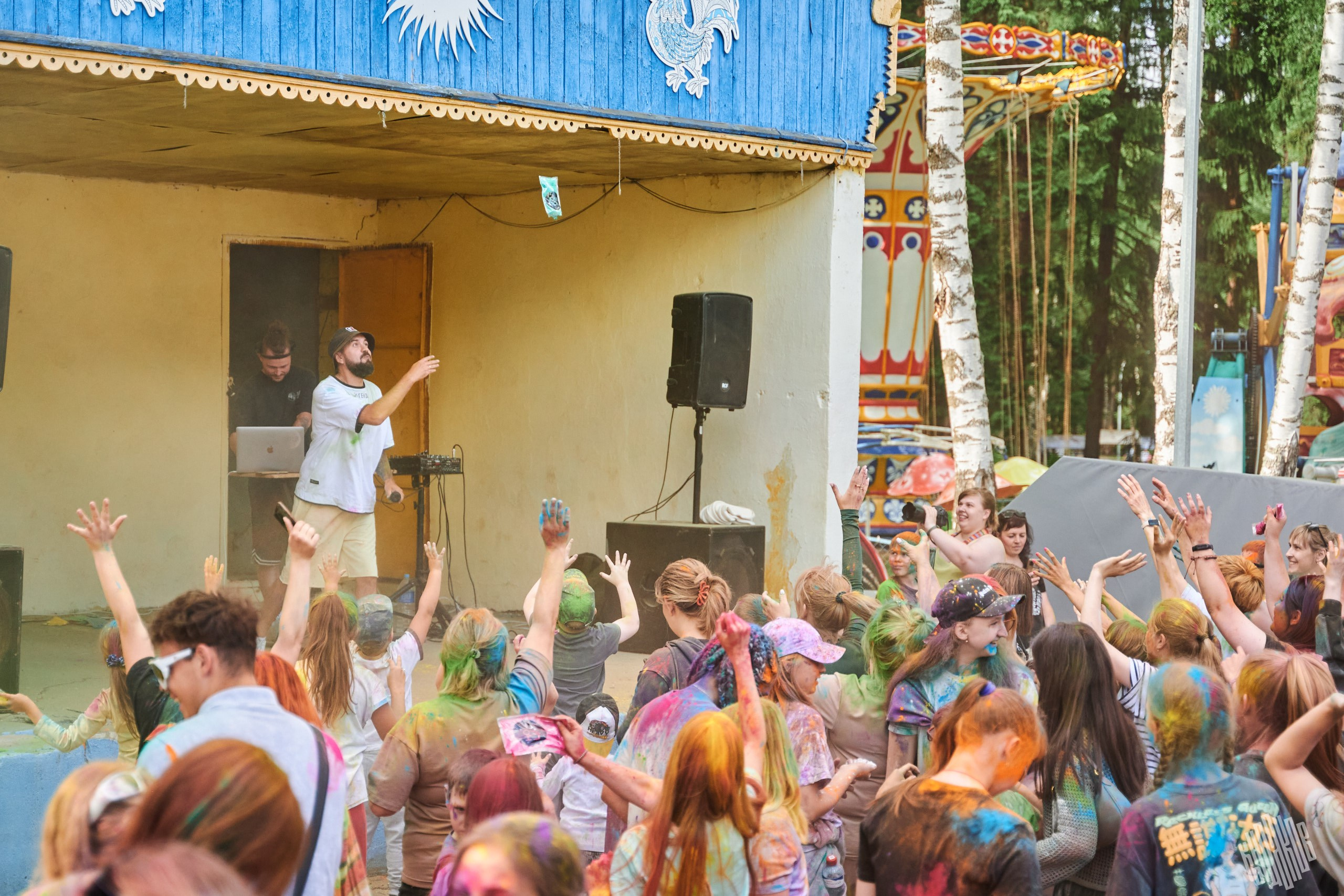 Краски 2024 Иваново Парк Харинка. Фотограф в Иваново: Каталожная съемка одежды и постельного белья, Wildberries