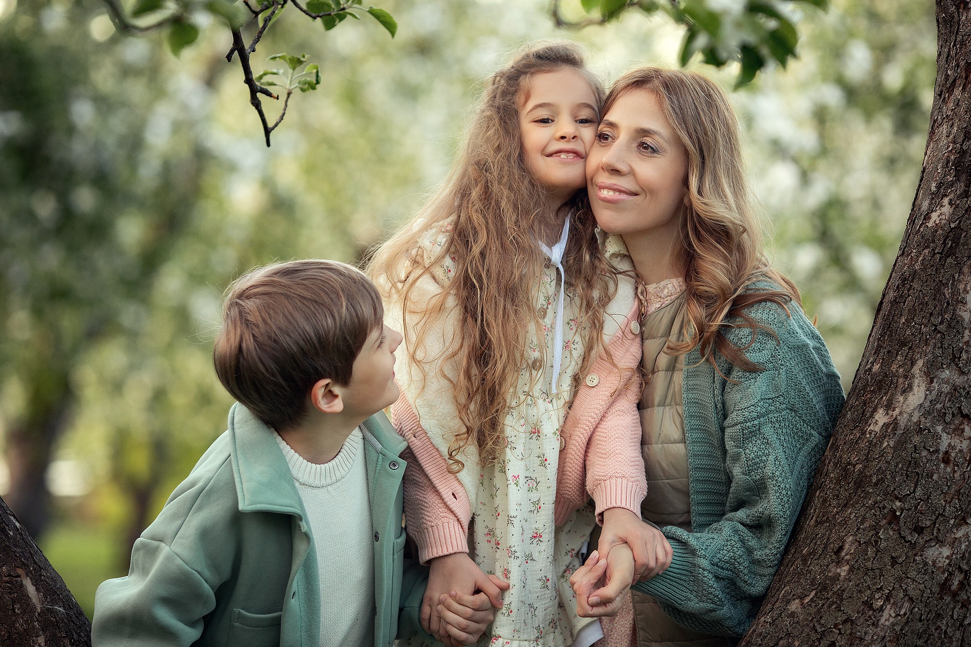 Семейная Фотосессия в цветущем яблоневом саду. Tatyana Nadezhdina Family photographer