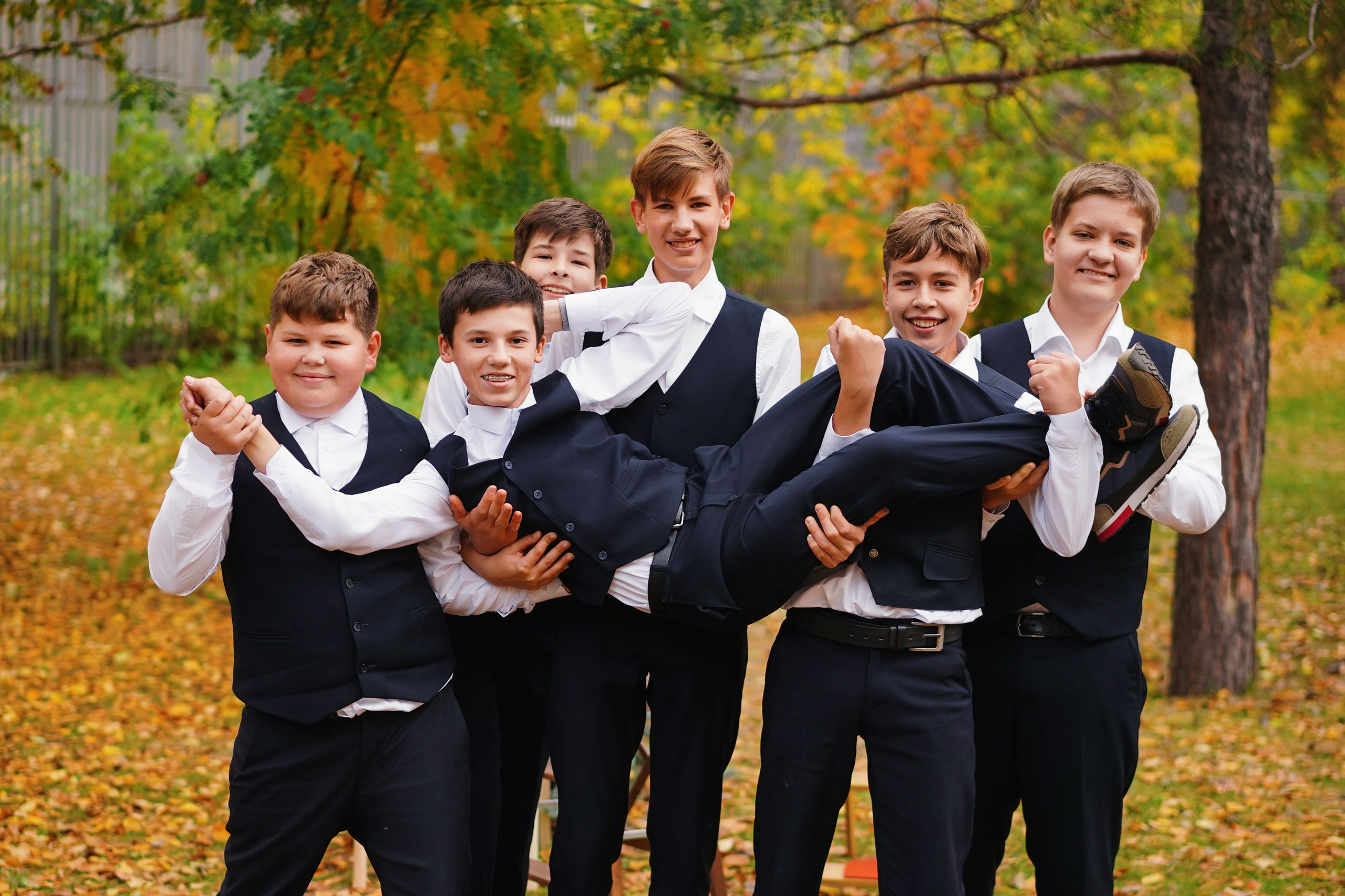 Виньетка + портреты. GOTRA — выпускные альбомы в Тюмени