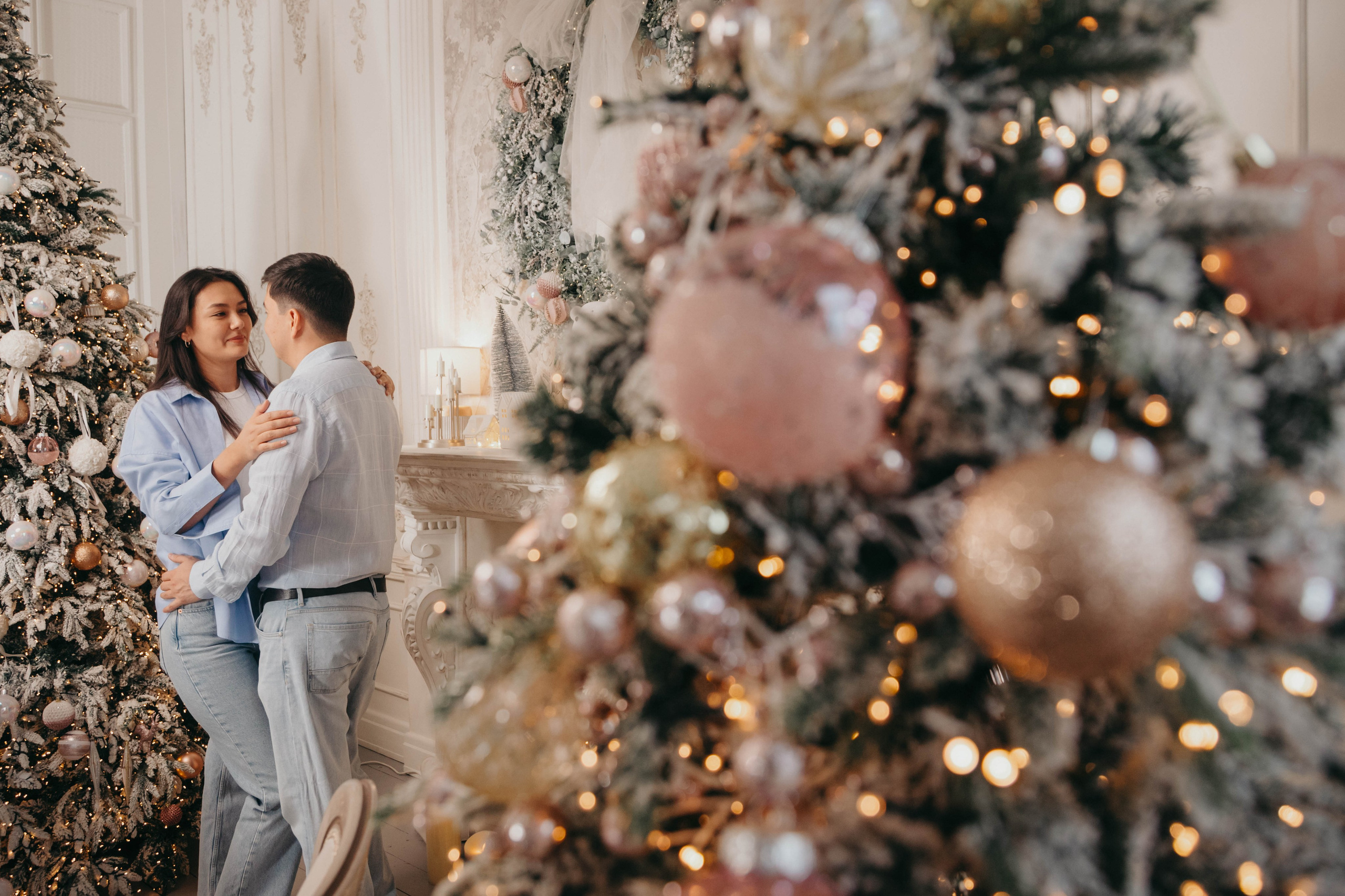 Семейная фотосессия в фотостудии 2Стула. Свадебный, семейный и портретный фотограф в Алматы, Костанай