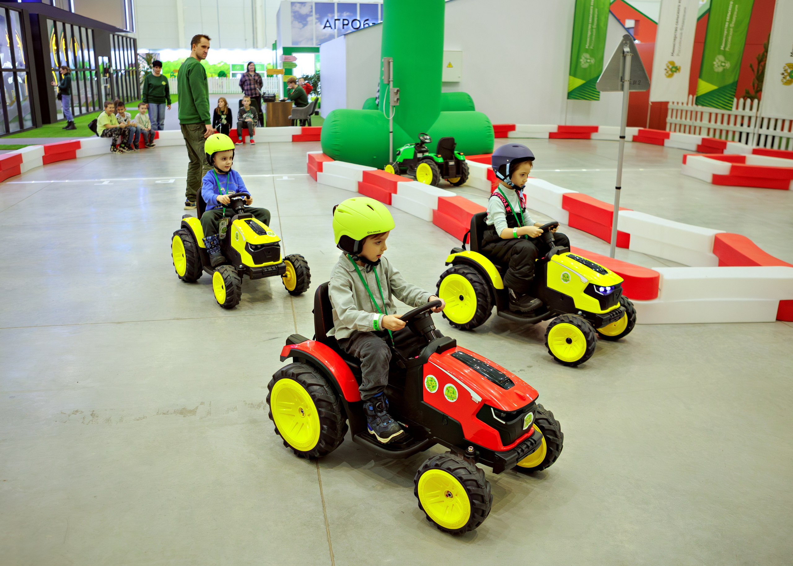 Город профессий АПК «Я В АГРО». Выпускные альбомы и школьный фотограф в Подольске, Троицке, Щербинке, Москве и Московской области