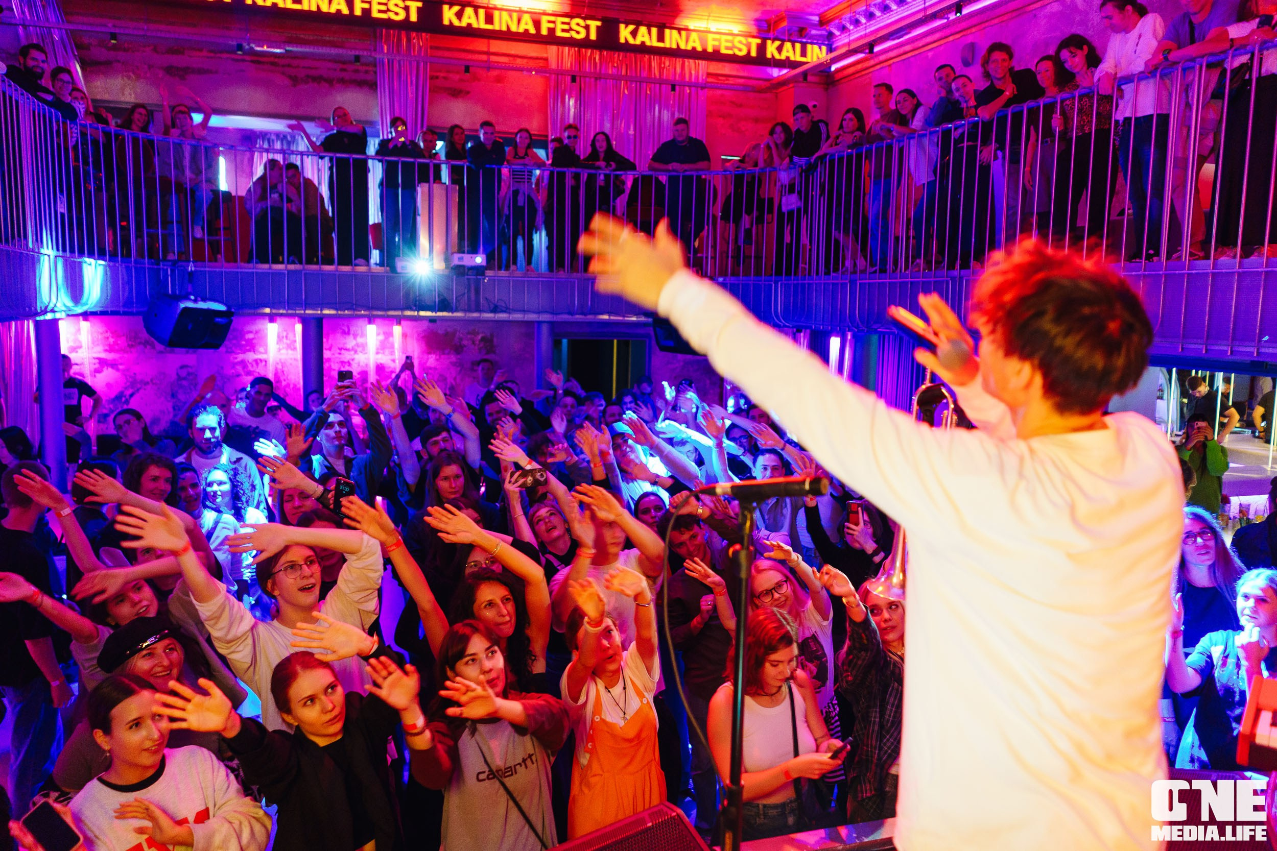 Фоторепортаж из клуба UNIVERSAL. One Media Life: фоторепортажи, фотоотчеты с мероприятий и заведений