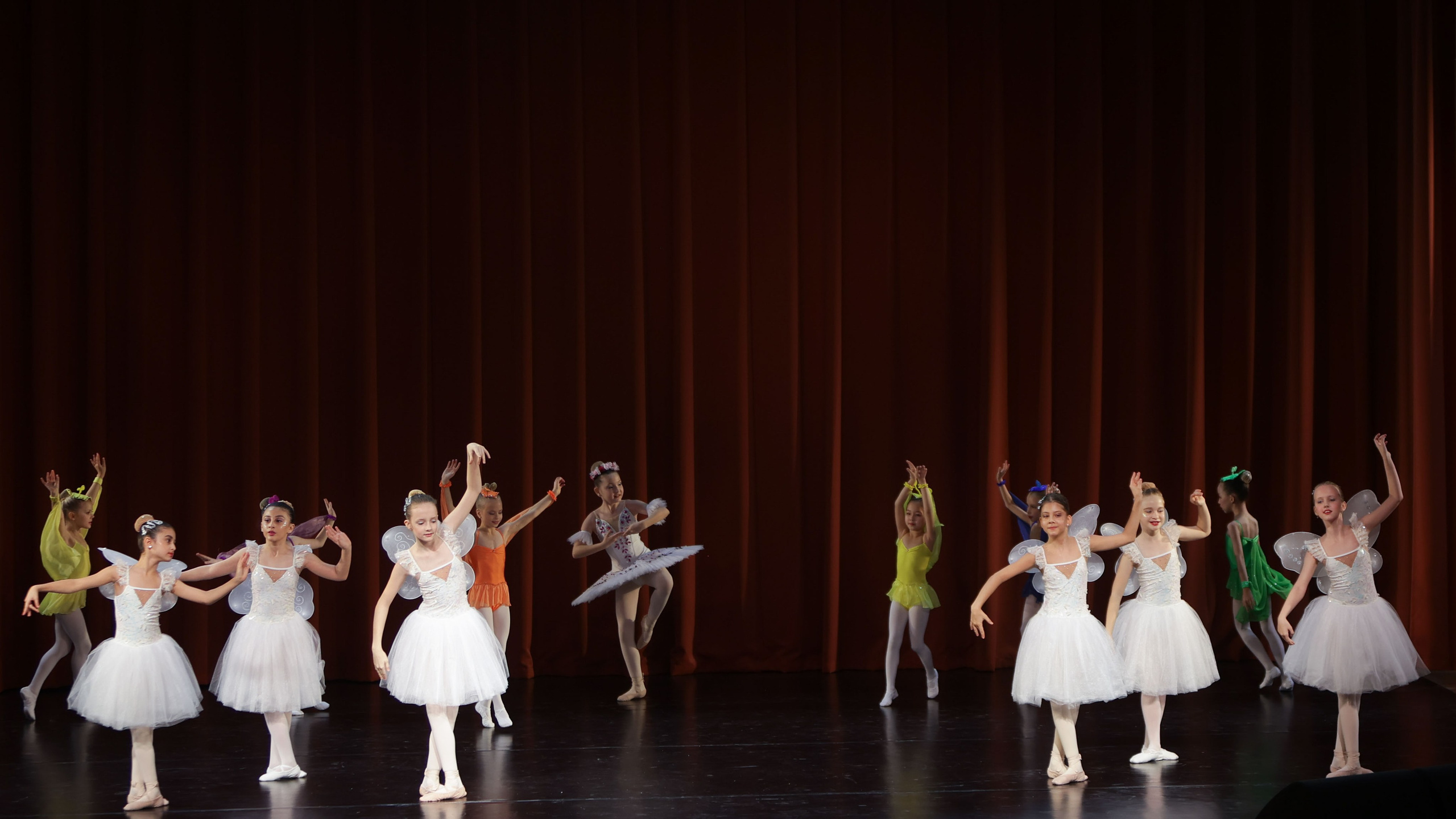 Фестиваль хореографического искусства «КУБОК ЛЕГЕНДЫ — 2025». Выпускные альбомы и школьный фотограф в Подольске, Троицке, Щербинке, Москве и Московской области