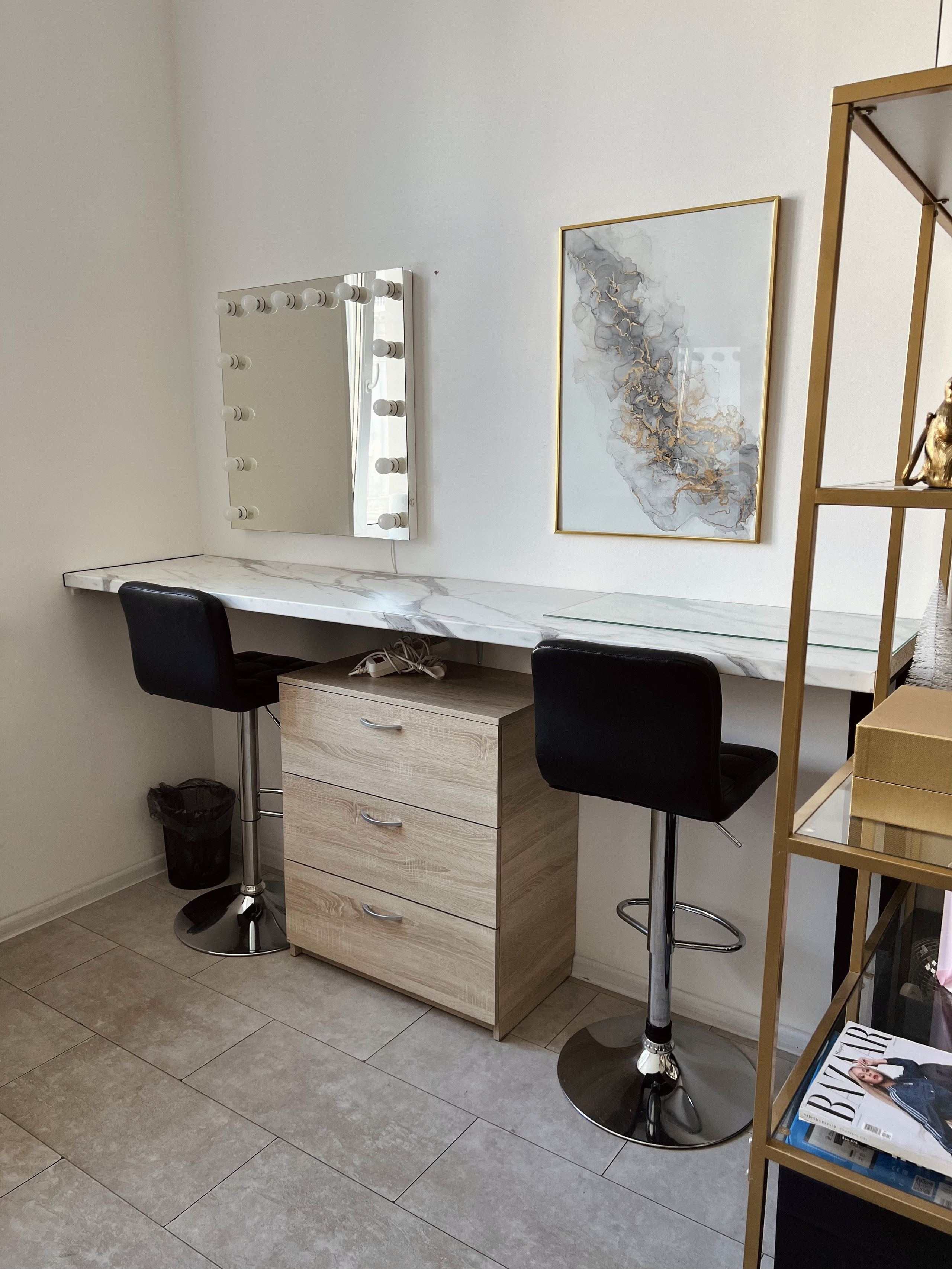 Гримерная. G_studio_spb Уютная фотостудия СПб с циклорамой и лаконичным дизайном метро Петроградская