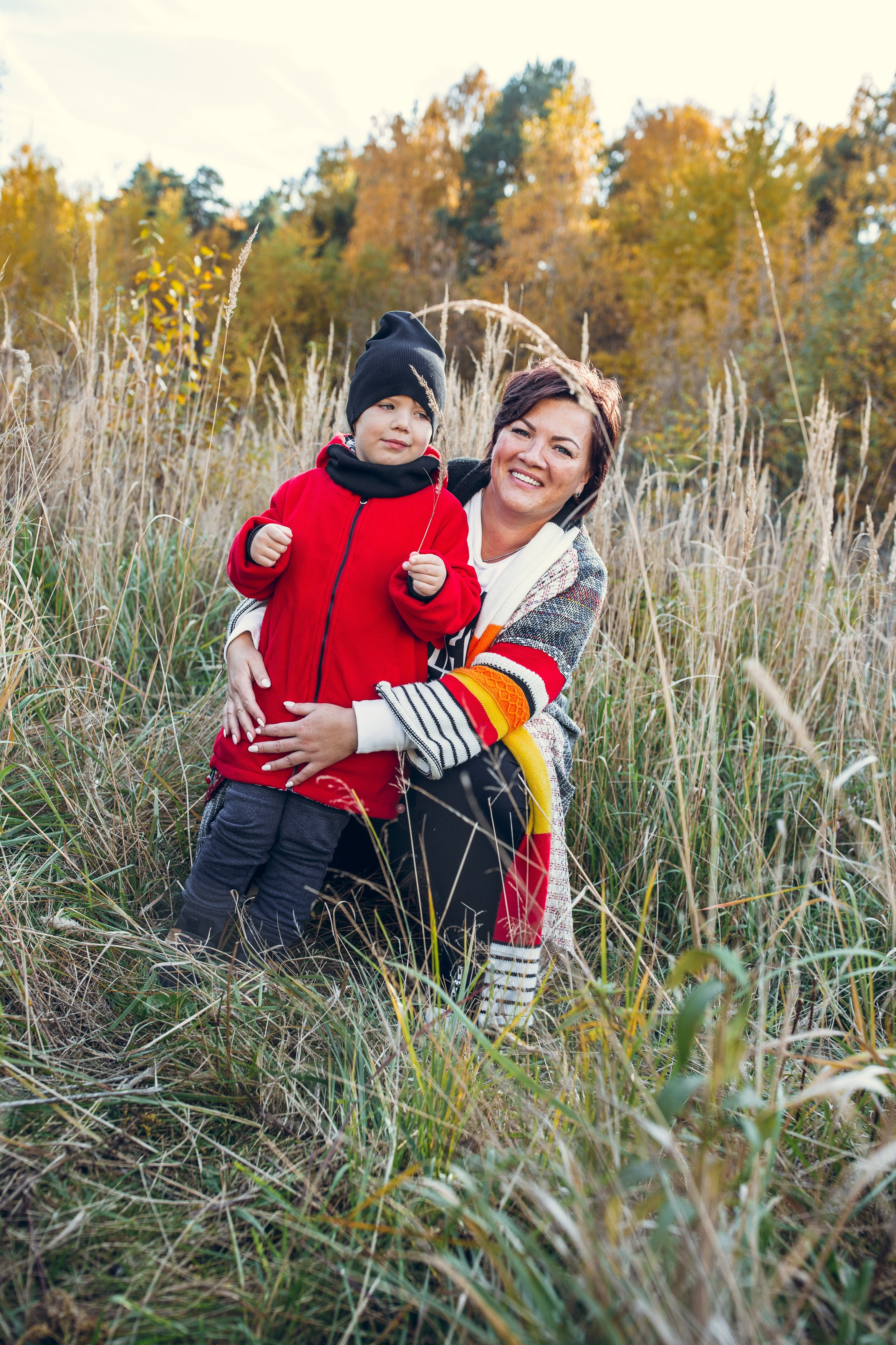Фотопрогулка семьи в осеннем лесу. Фотограф — Евгений Свистков