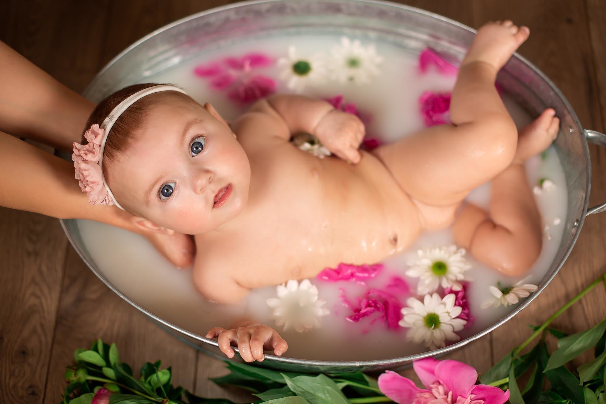 Фотопроект в ванне с молоком и цветами. Семейный и детский фотограф в Сочи Наталья Вербицкая